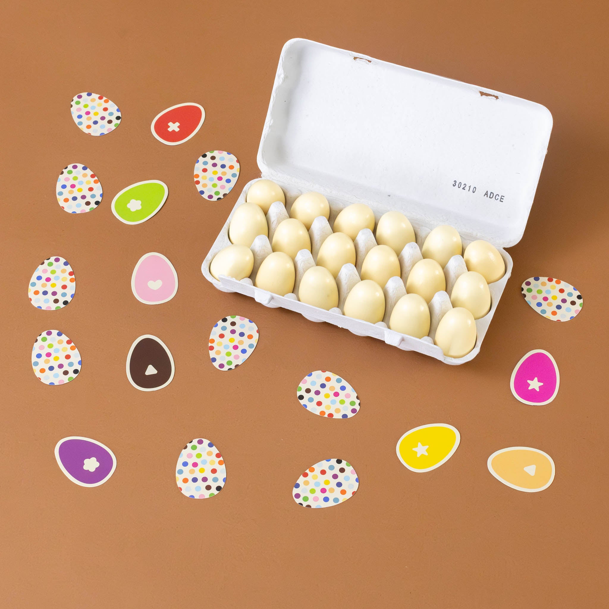 Petite-Egg-Carton-Memory-Game-eggs-and-cards-displayed