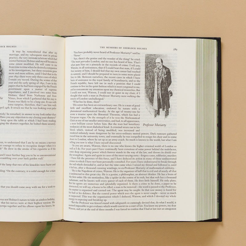 The-Complete-Stories-of-Sherlock-Holmes-Clothbound-Edition open page to text