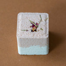 Load image into Gallery viewer, aromatherapy-bath-fizzy-cube-floral