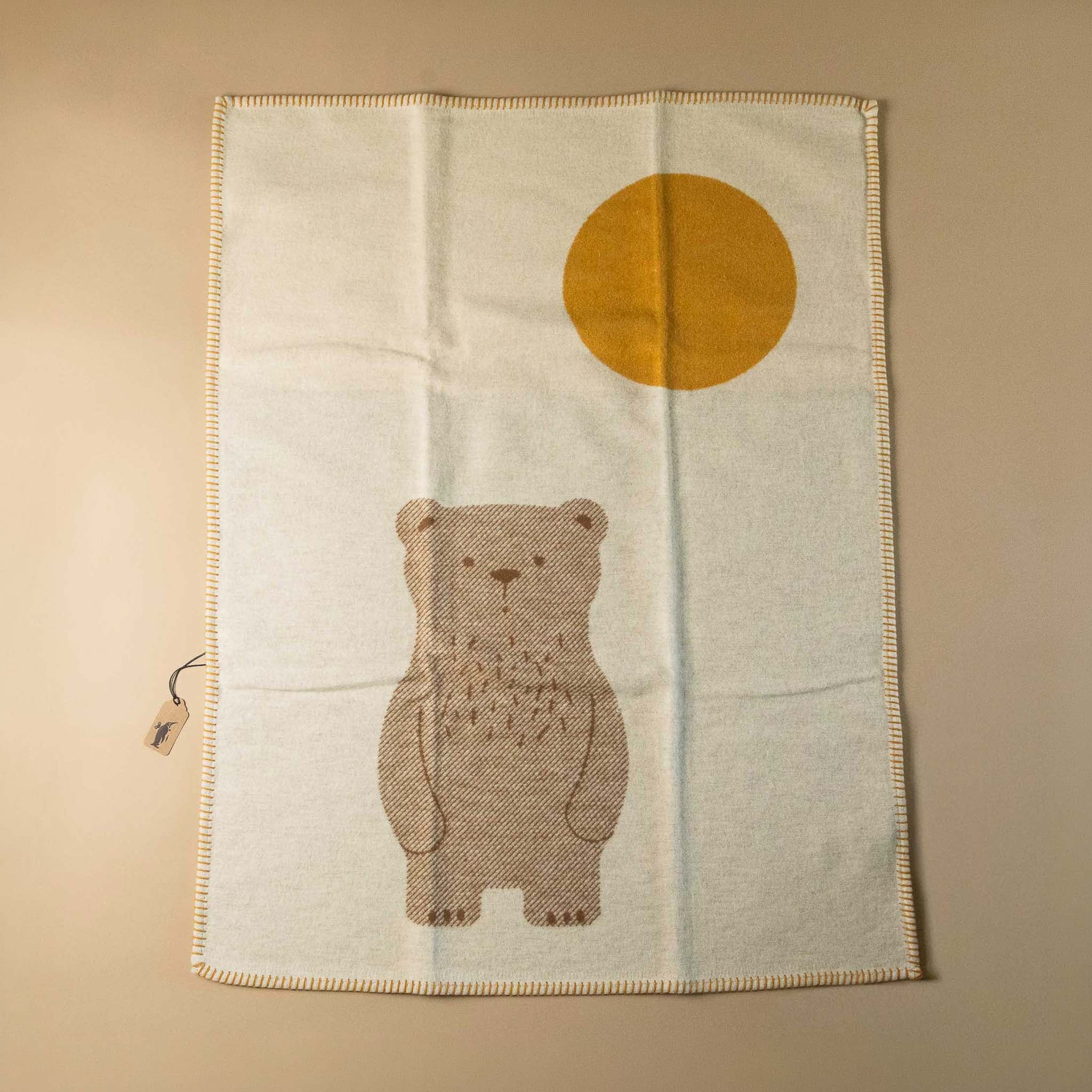 baby-blanket-moon-bear-ecru