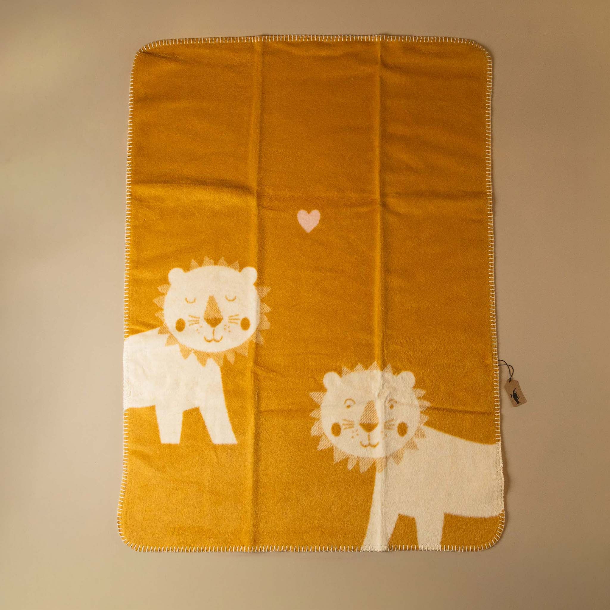 baby-blanket-sleepy-wakey-lions-ochre