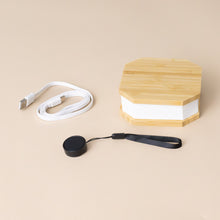 Load image into Gallery viewer, bamboo-accordion-light-closed-cable-lanyard