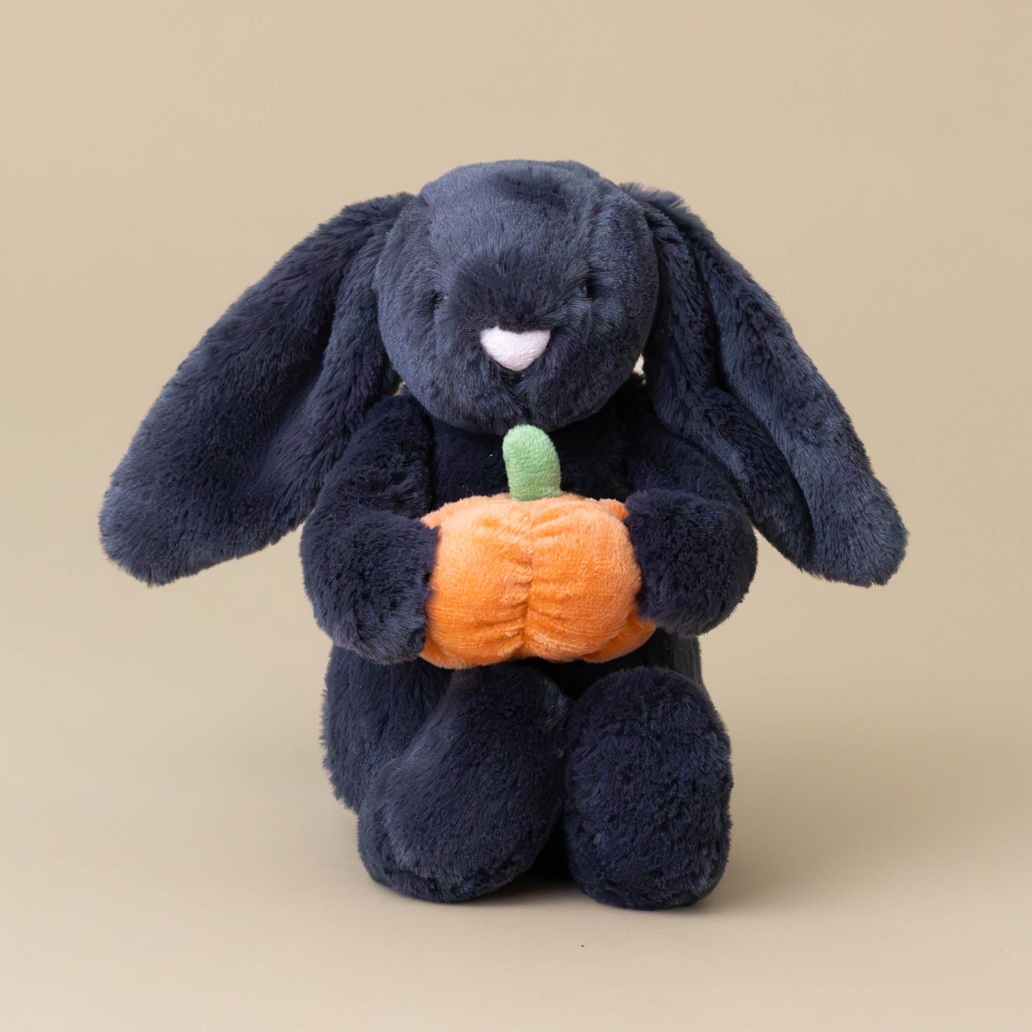 bashful-bunny-with-pumpkin-onyx-small-stuffed-animal