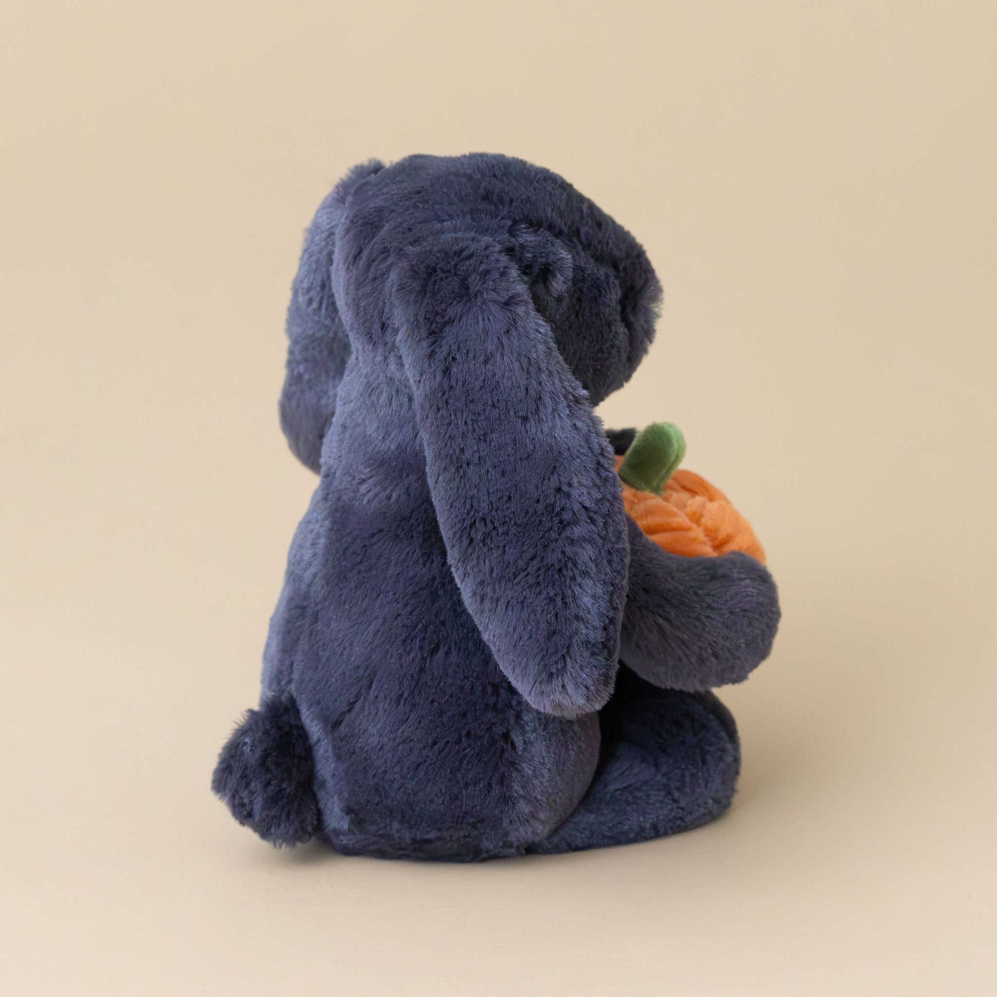 bashful-bunny-with-pumpkin-onyx-small-stuffed-animal-side