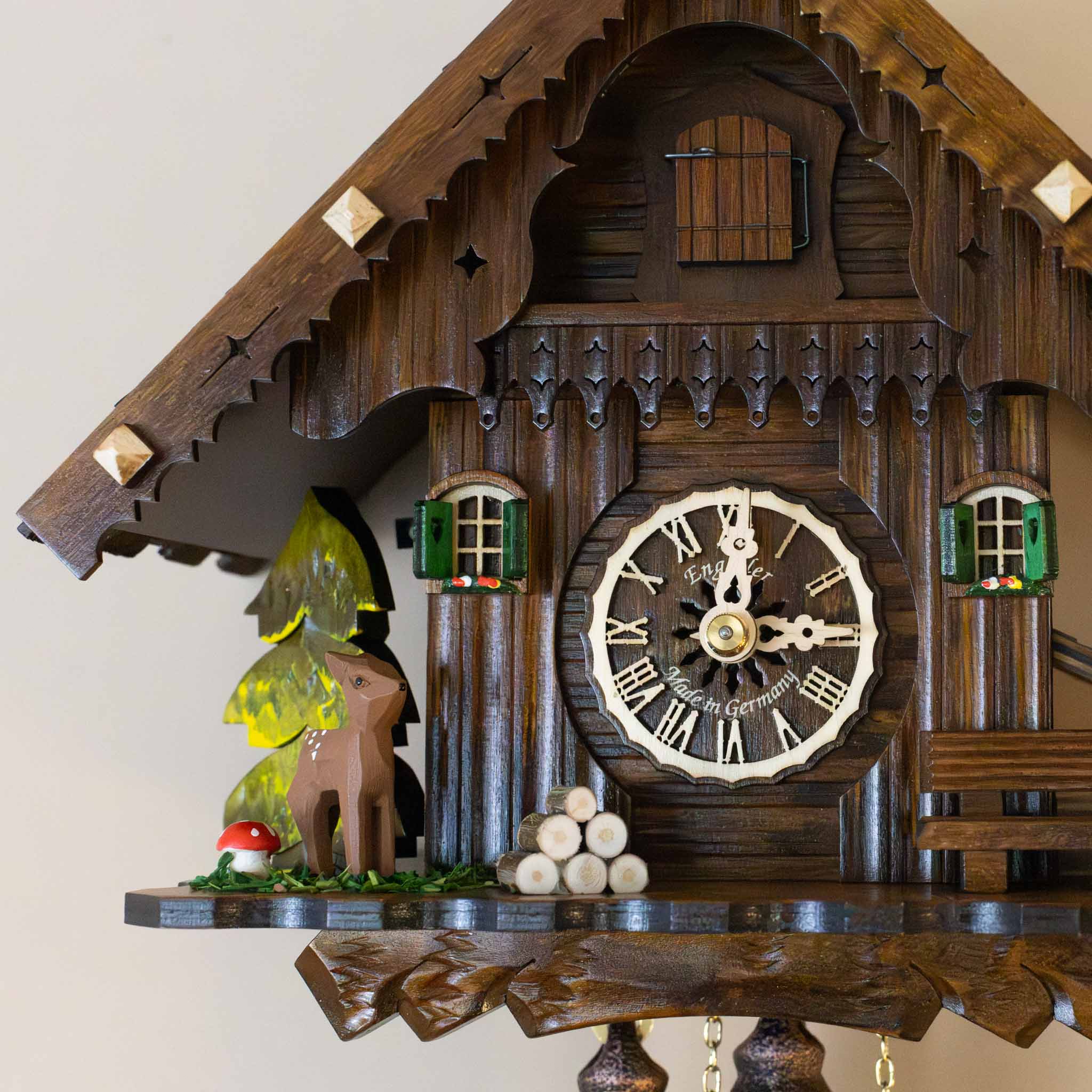 Black Forest Mechanical Cuckoo Clock | Woodland Chalet