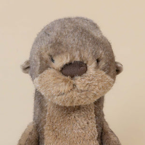 brooke-otter-brown-stuffed-animal-nose