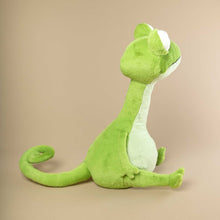 Load image into Gallery viewer, caractacus-chameleon-side-view