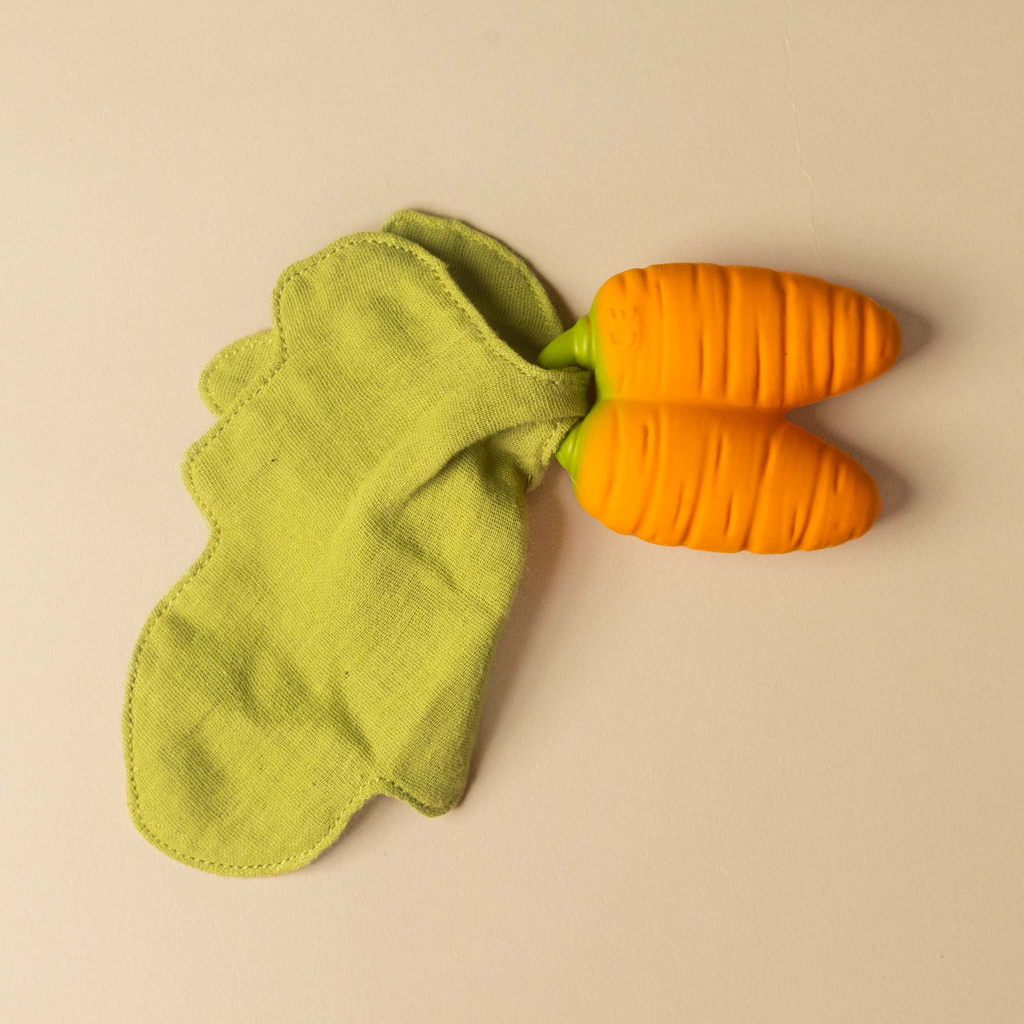cathy-the-carrot-doudou-petite