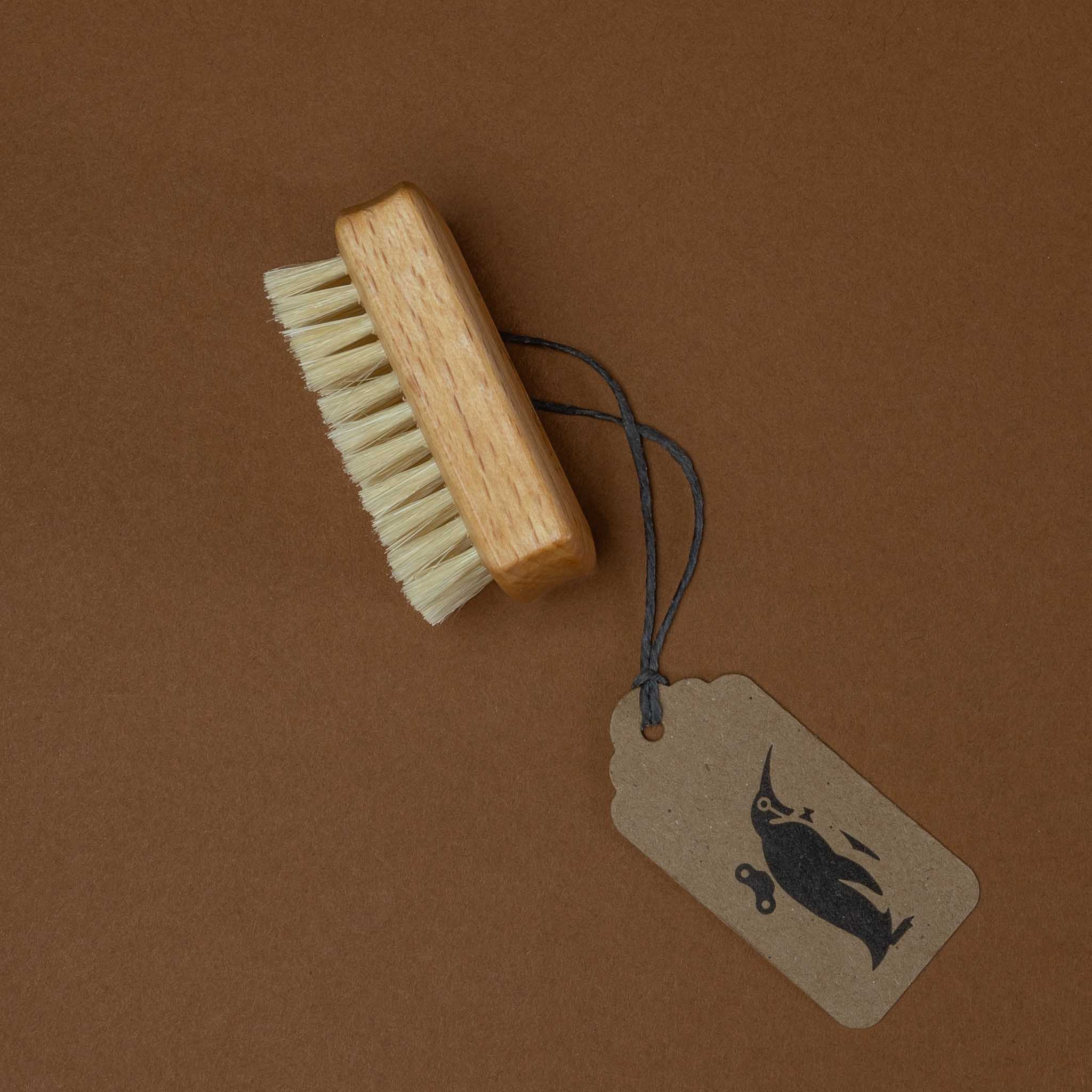 childrens-wooden-nail-brush