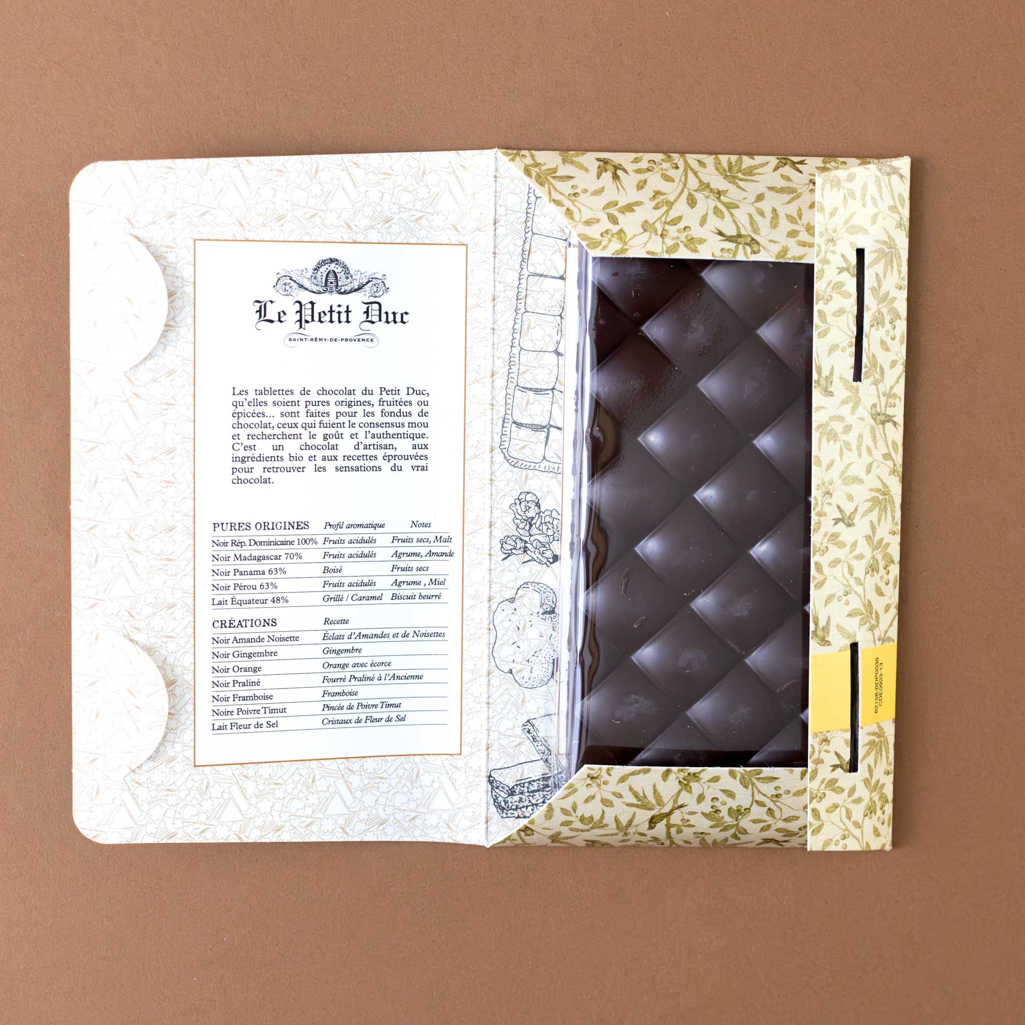 chocolat-au-lait-bar-fleur-de-sel-open-package-displaying-bar