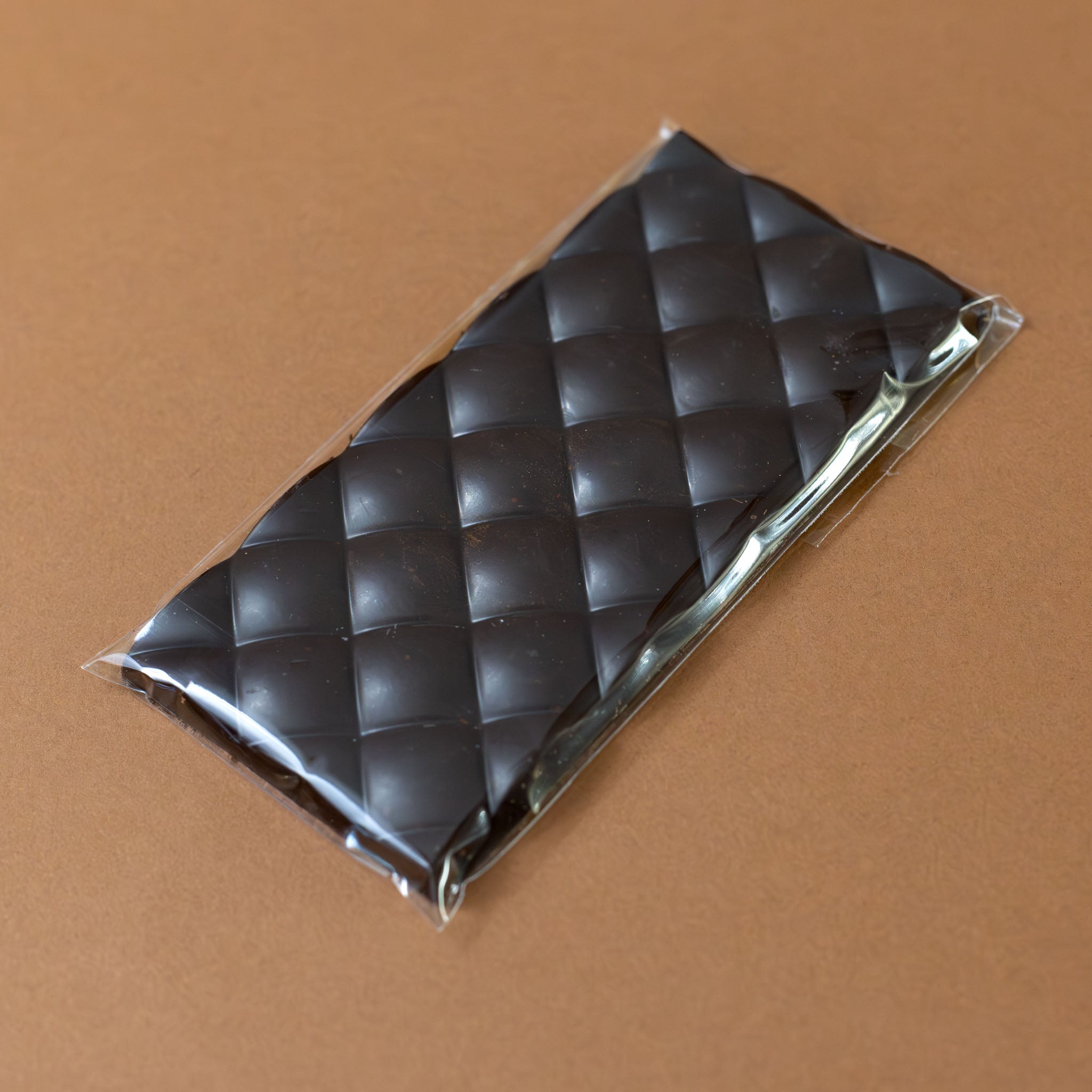 pillow-formed-chocolat-au-lait-bar-fleur-de-sel