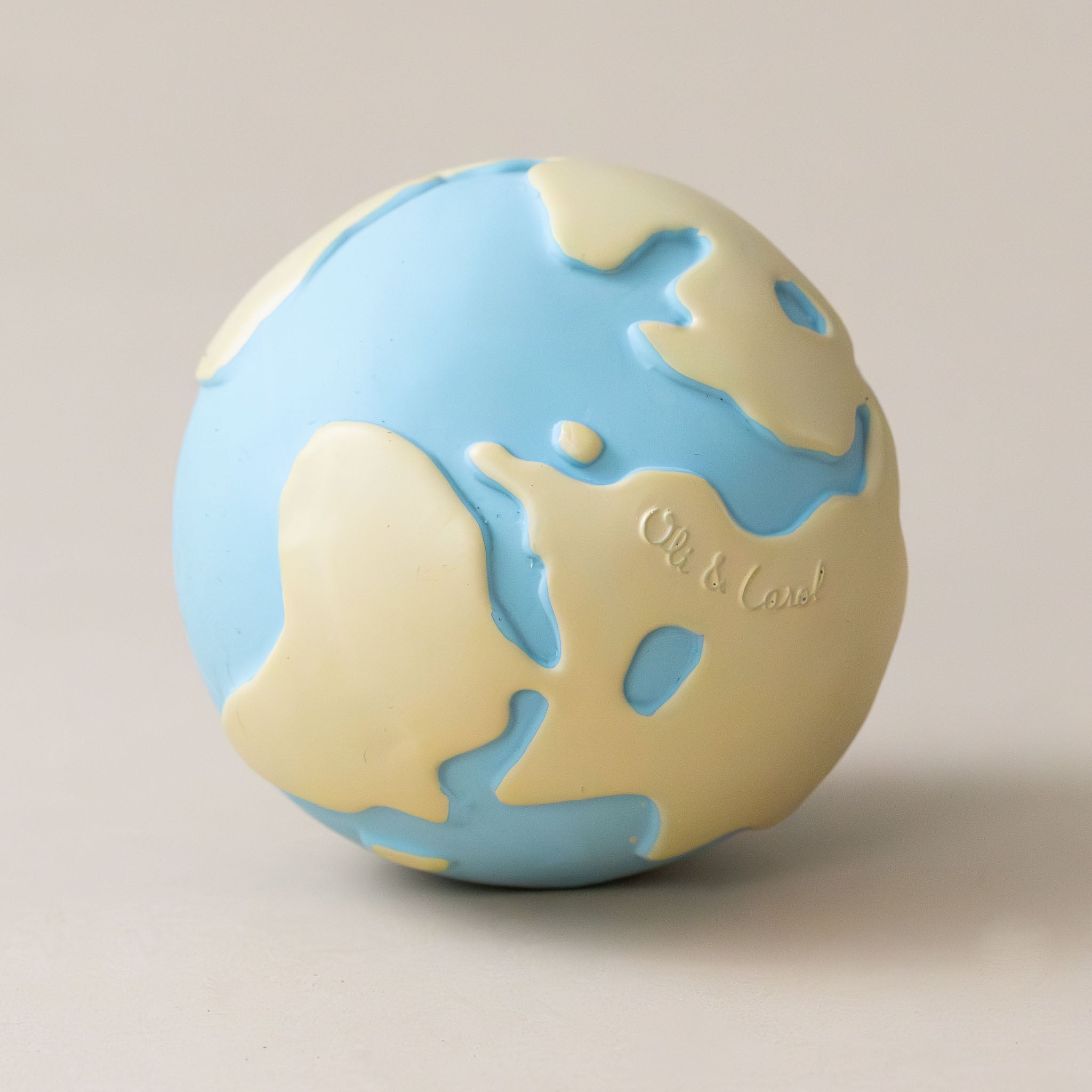 earthy-the-world-teether-ball