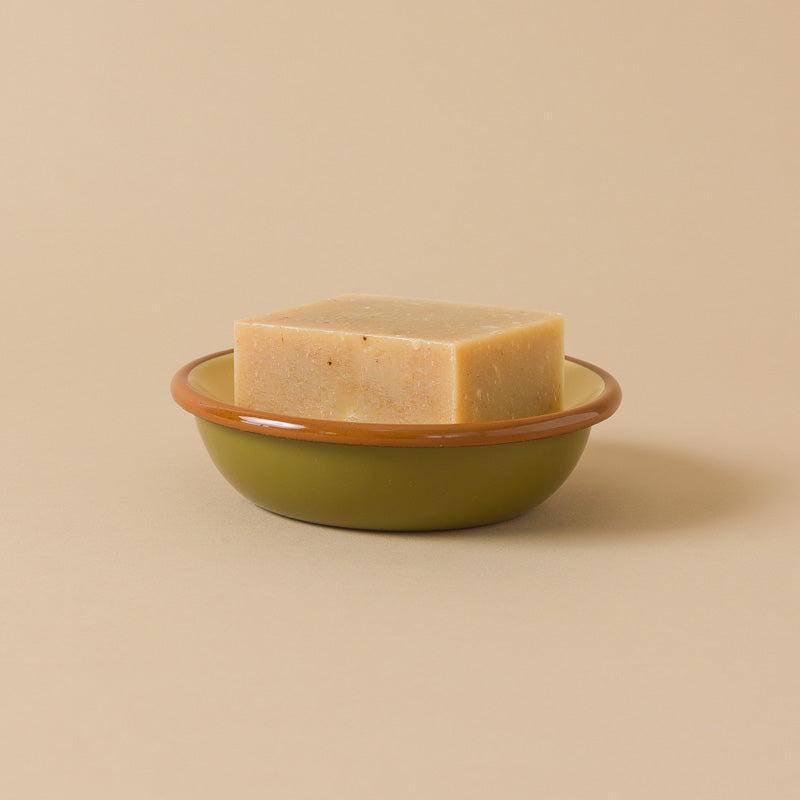 enamel-soap-dish-meadow-round with soap