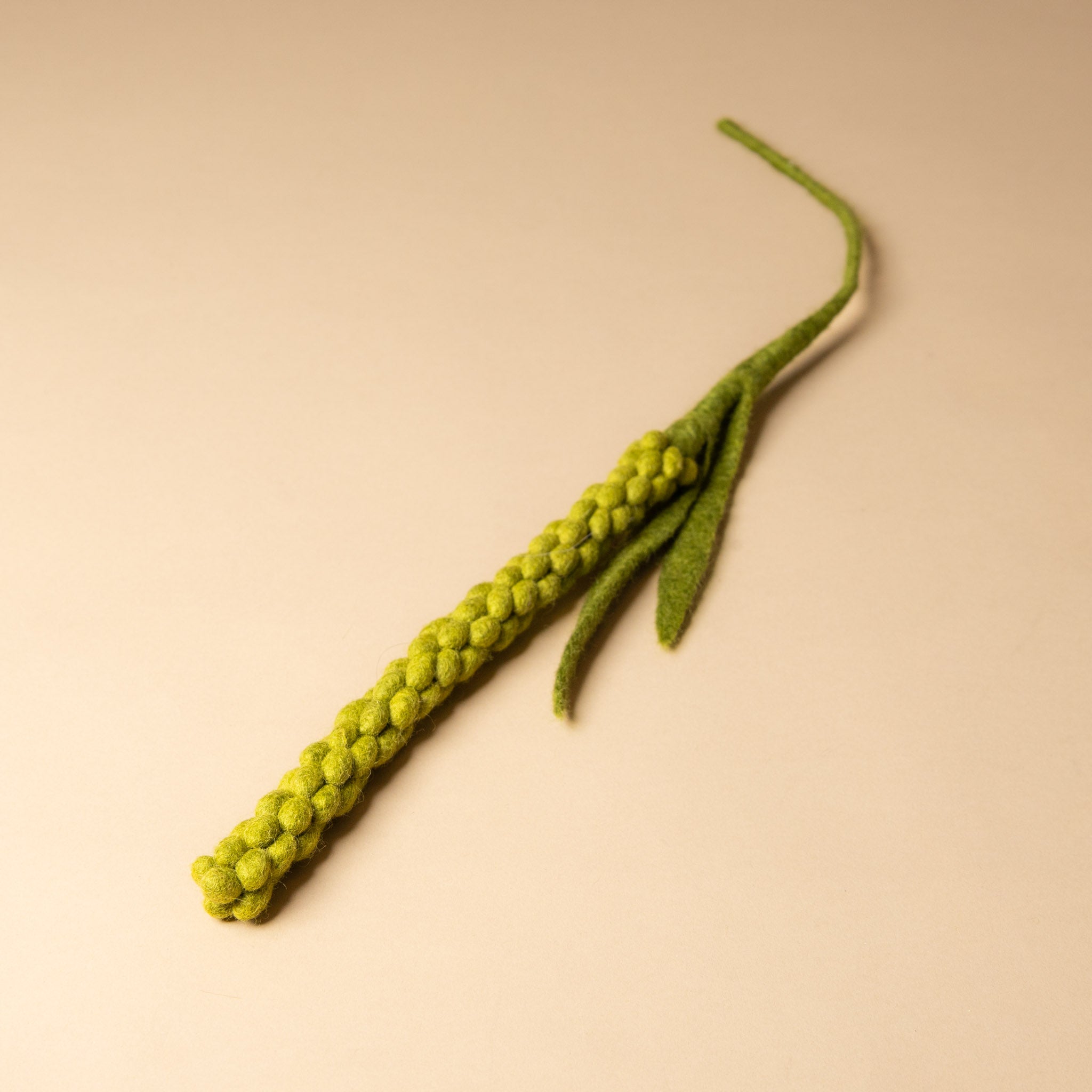 felt-amaranth-stem-green