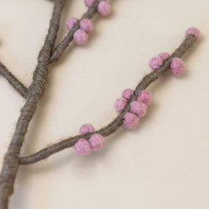 close-up-felt-berry-branch-rouge