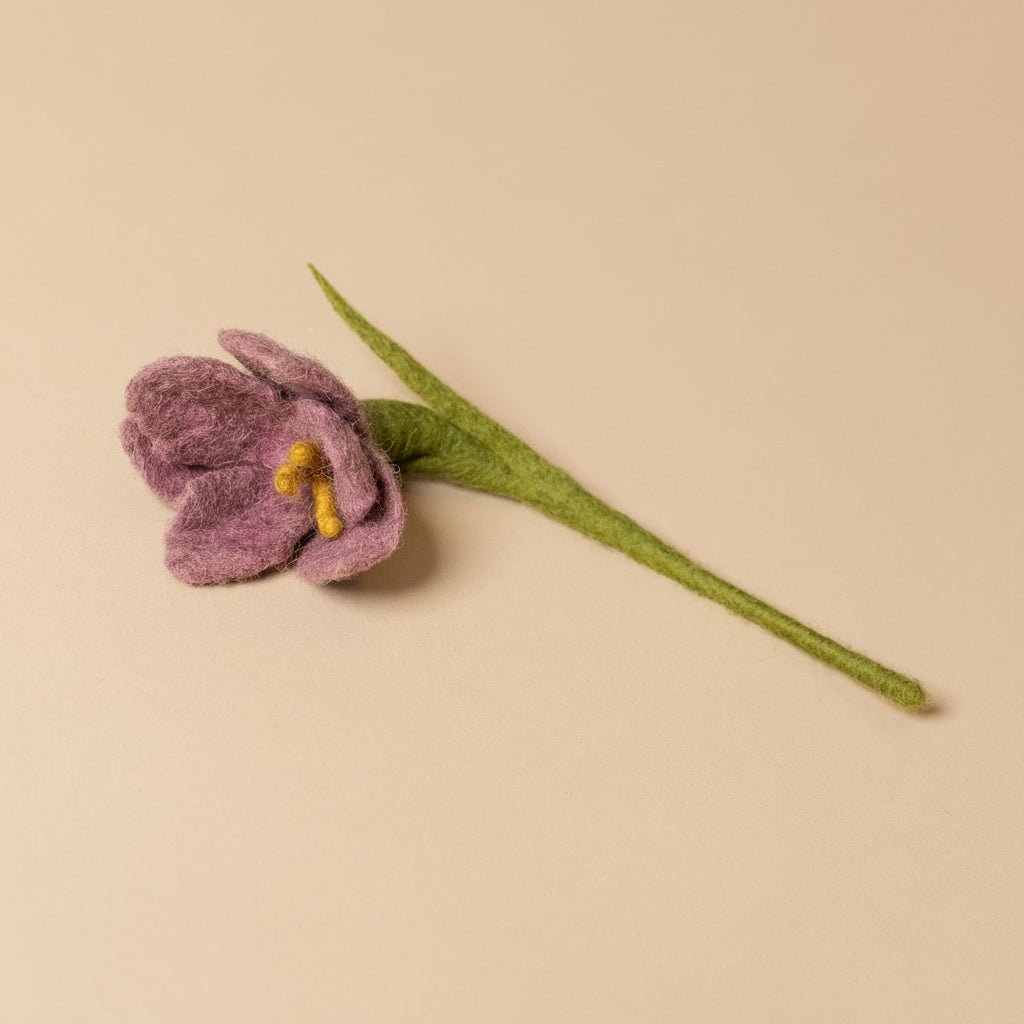 felt-crocus-flower-mulberry---short