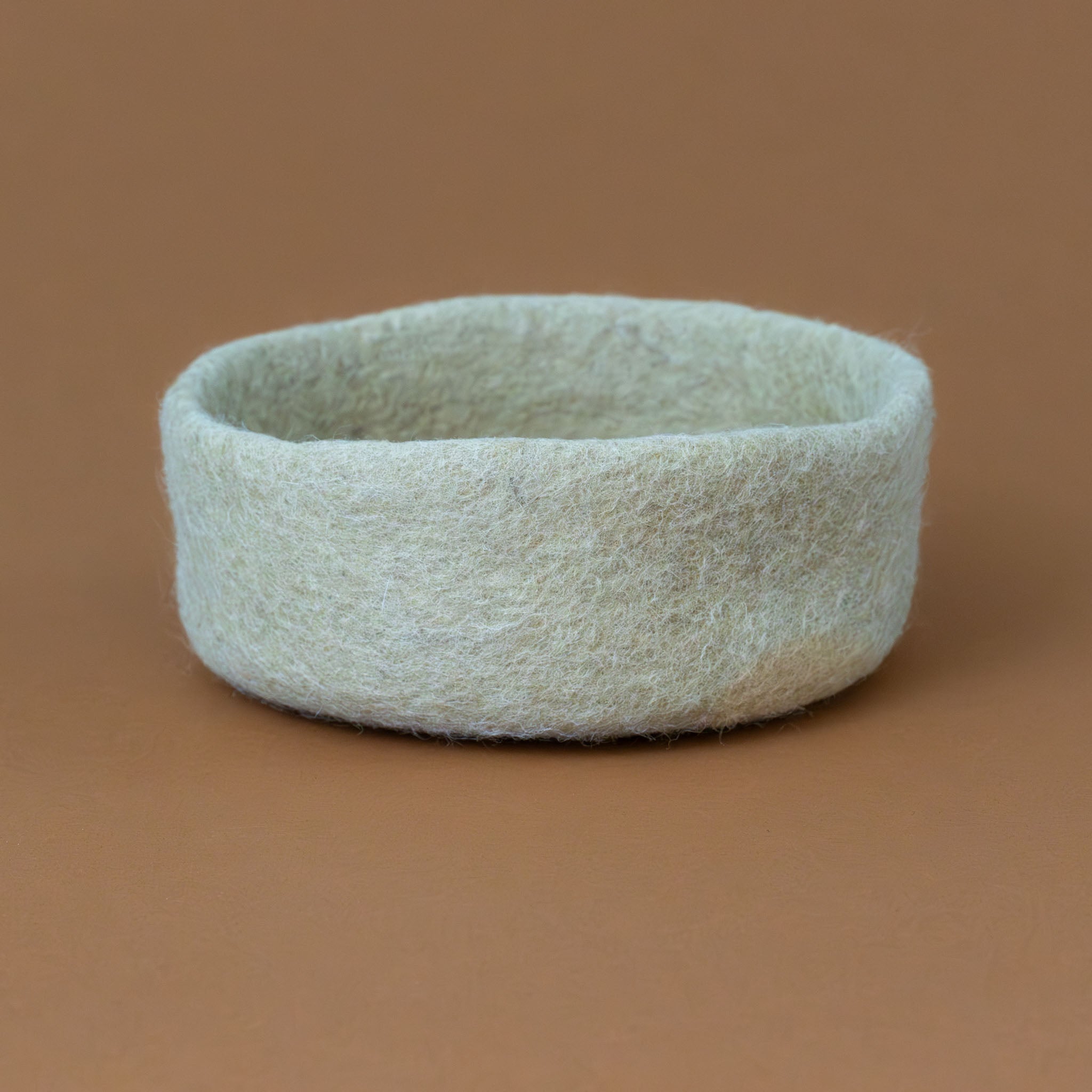 felt-dish-honey-medium