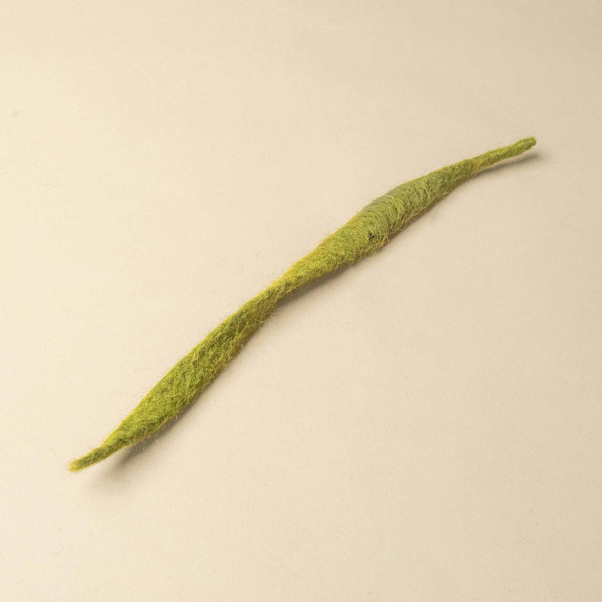 felt-grass-straw-short-green