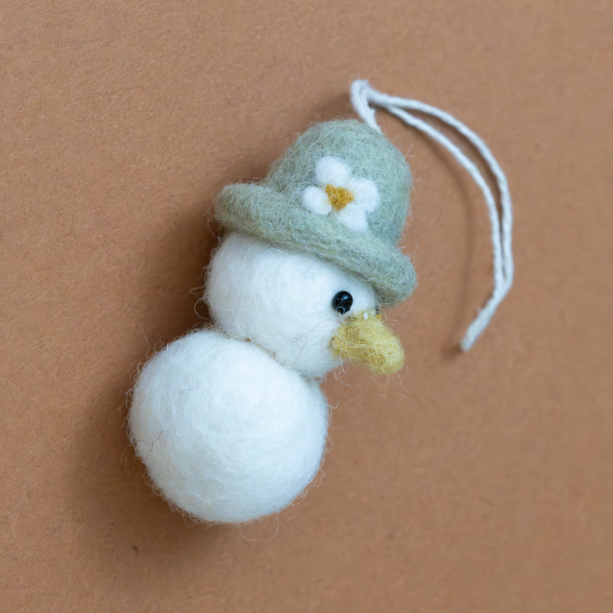 felted-chickie-ornament-with-garden-hat-white-side