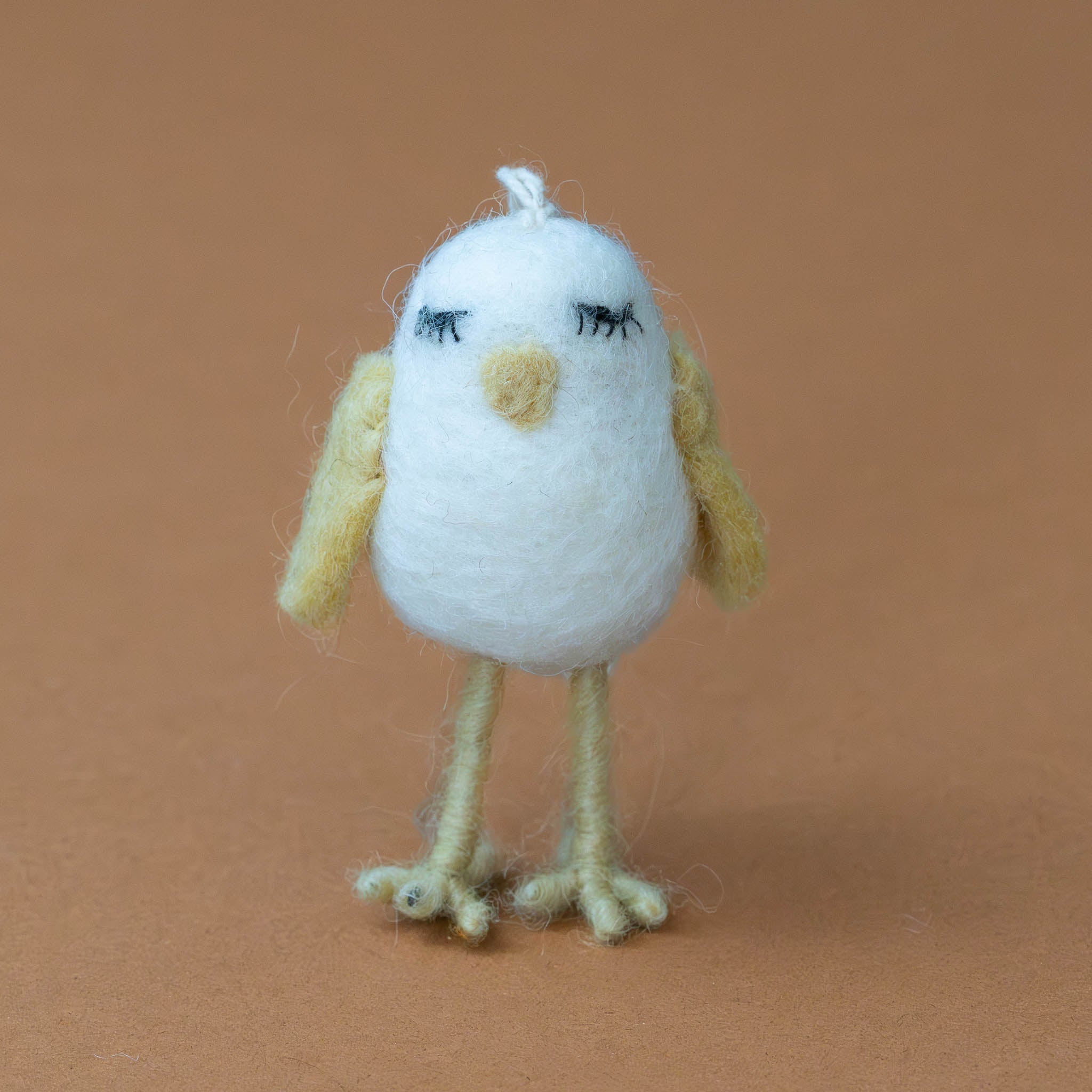 felted-dreamy-chicken-ornament-white-front