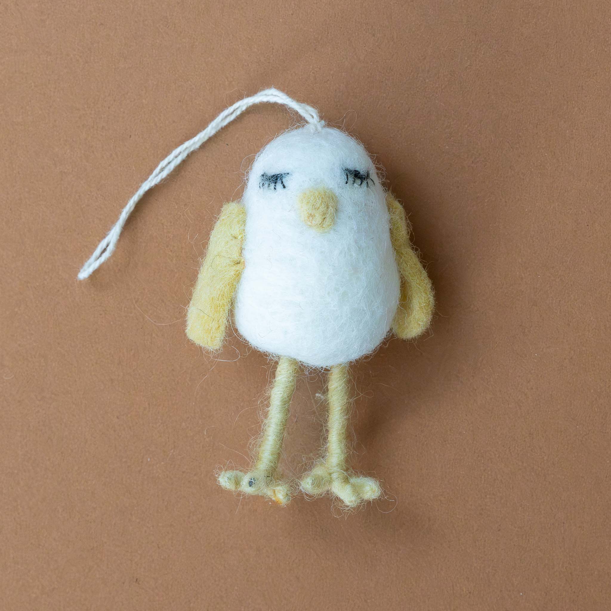 felted-dreamy-chicken-ornament-white