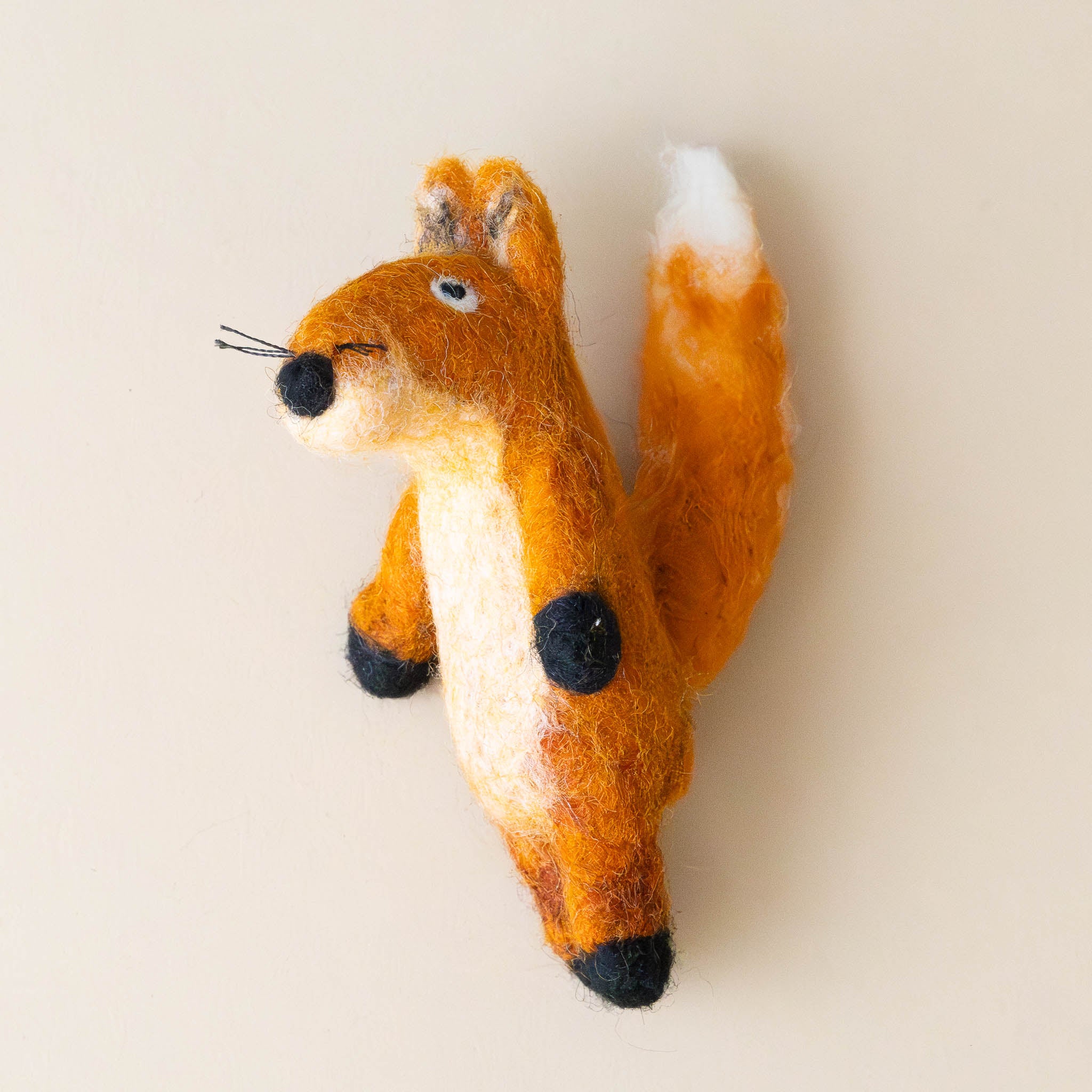 felted-finger-puppet-orange-fox-side