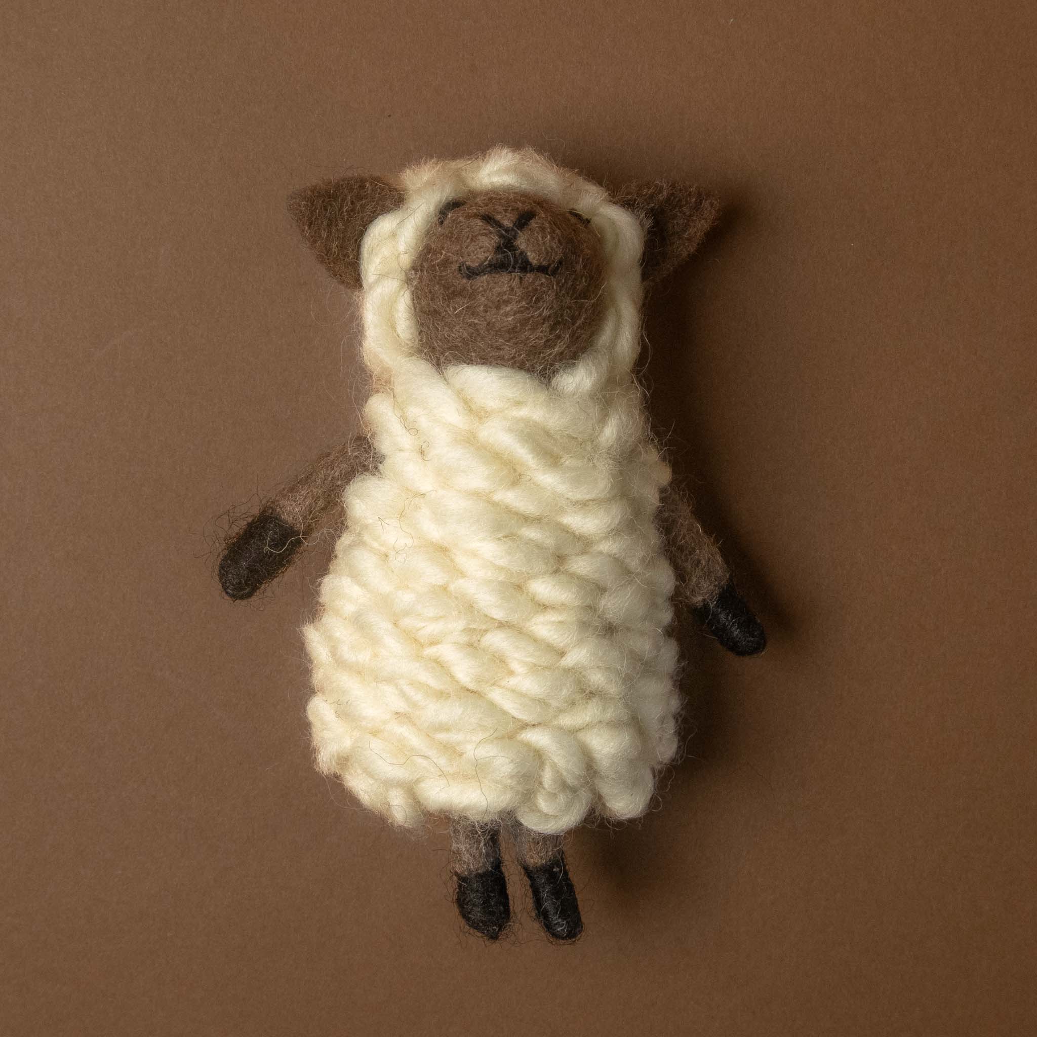 felted-finger-puppet-wooly-sheep-white