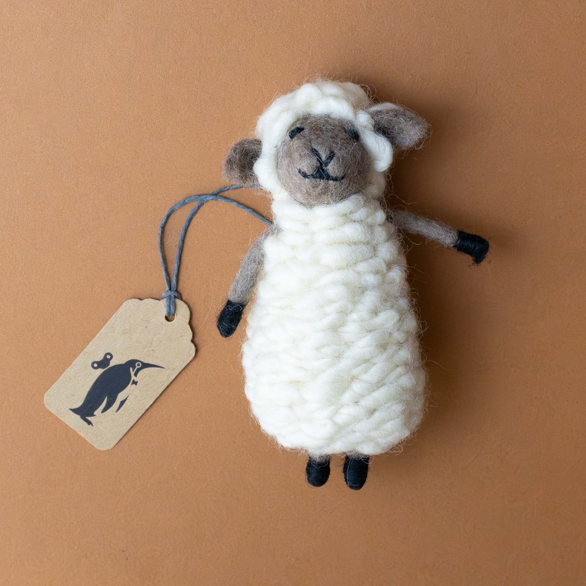 felted-finger-puppet-wooly-sheep-white-coat