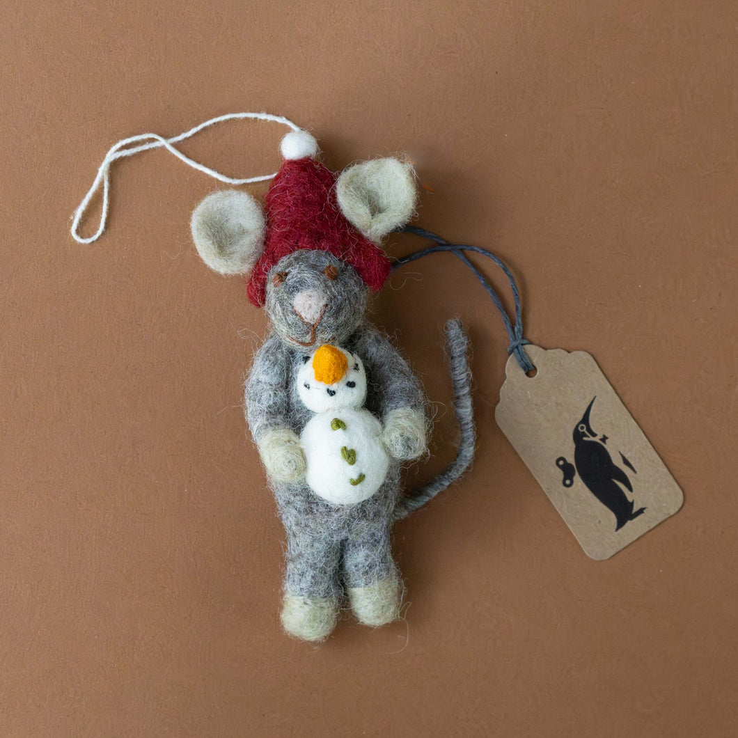 felted-grey-mouse-ornament-with-snowman