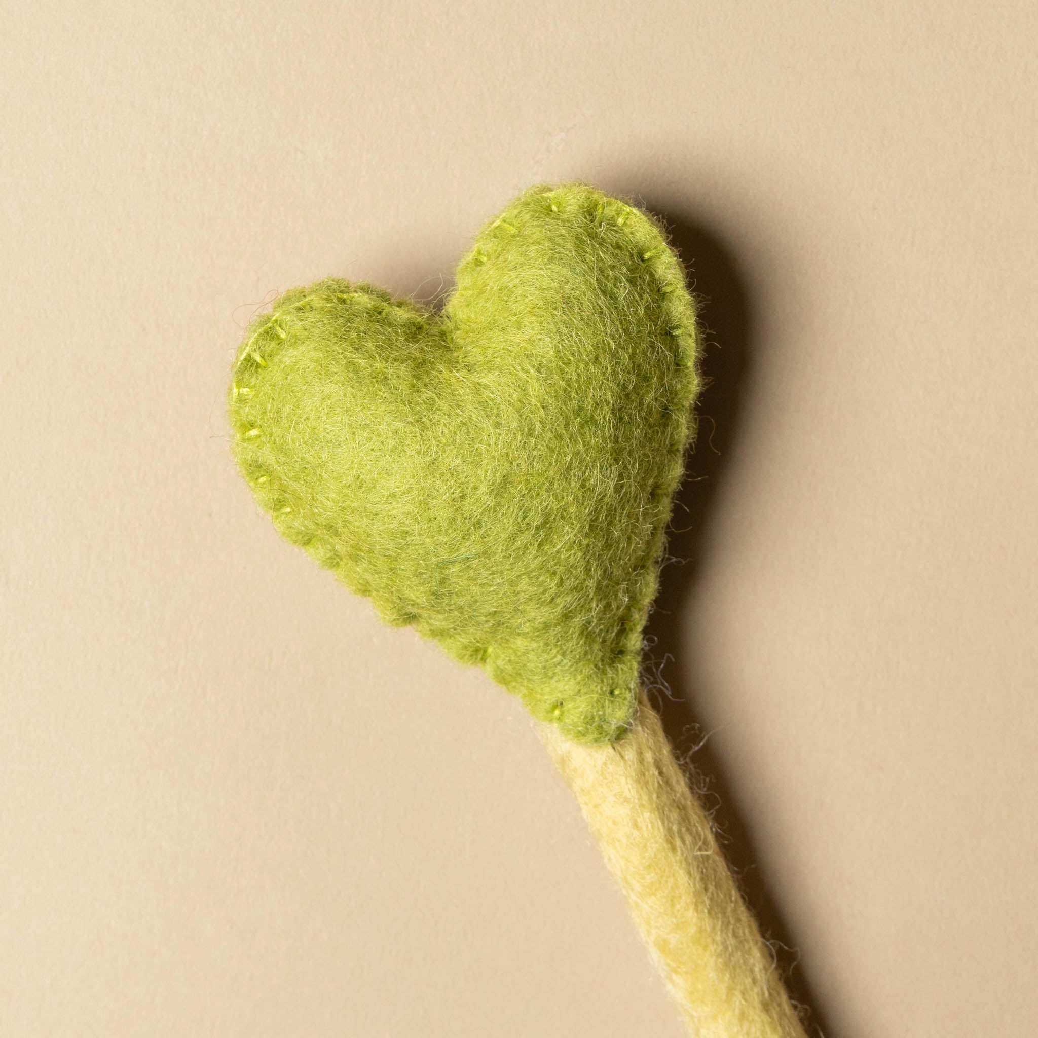 felted-heart-stem-green-ALT-01