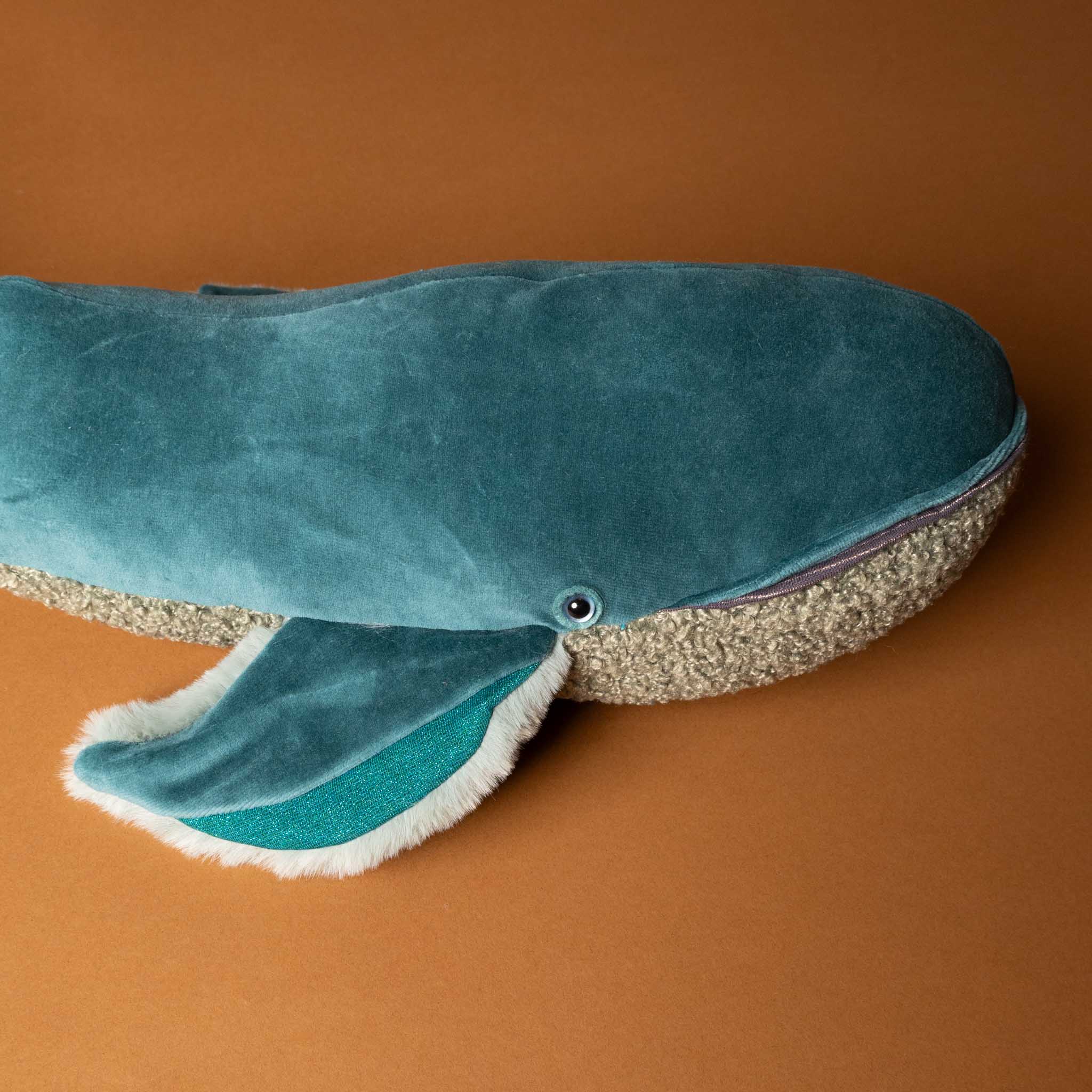 blue-grande-whale-grey-belly-stuffed-animal-face