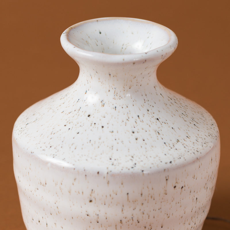hari_ceramic_bud_vase_small white speckled