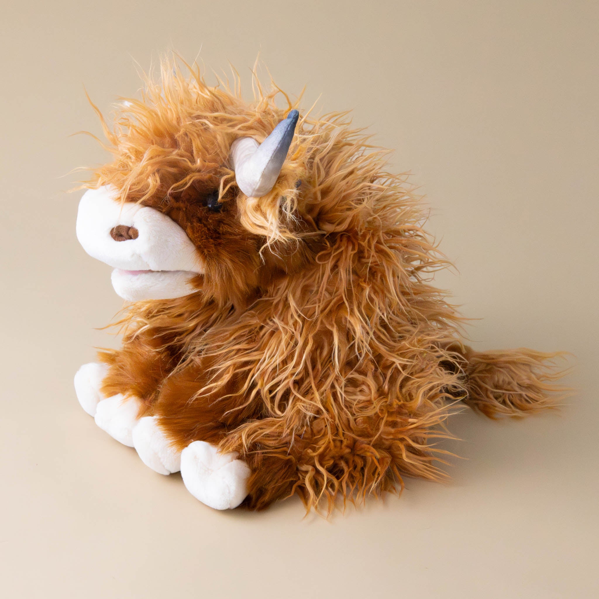 highland-cow-hand-puppet-side