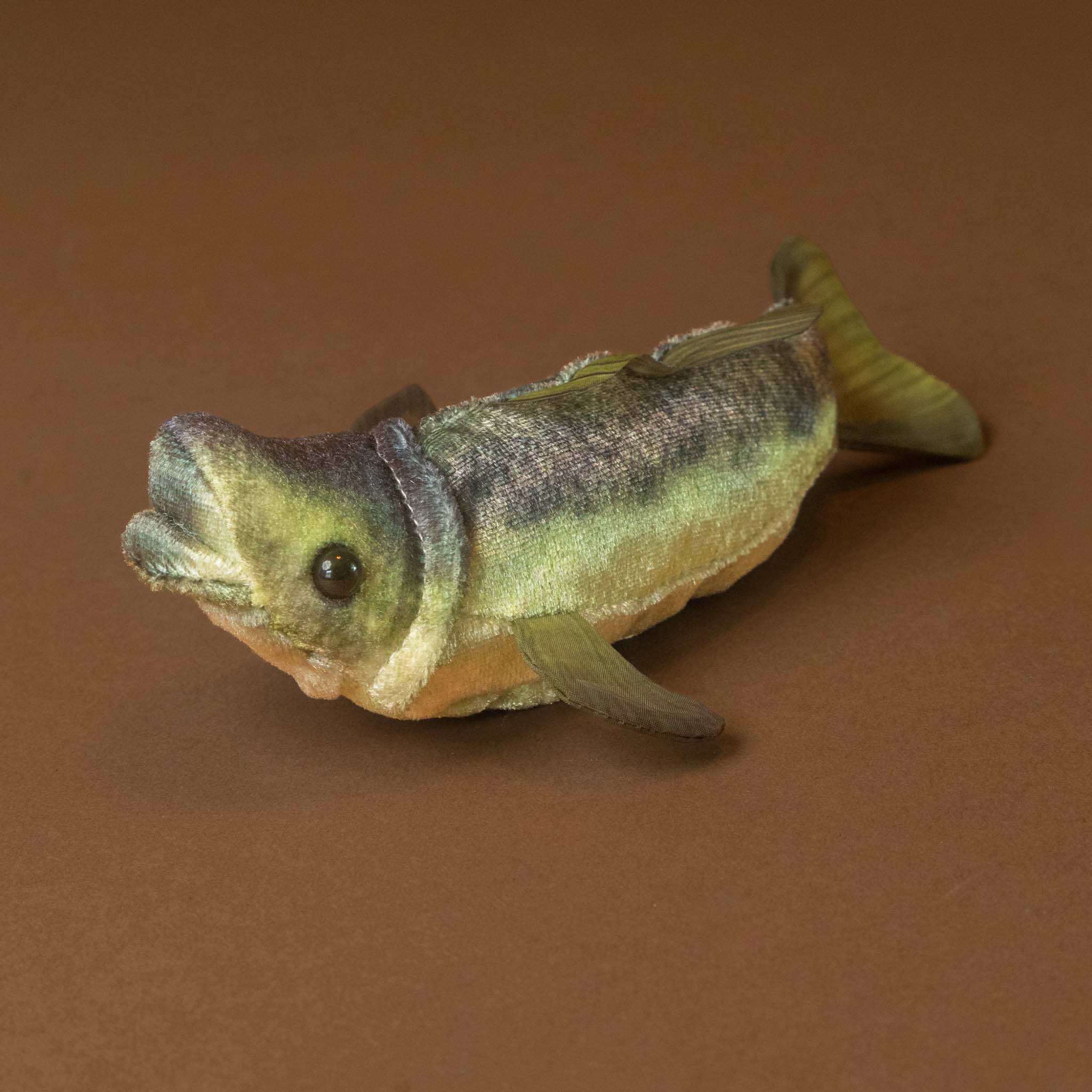 large-mouth-bass-finger-puppet