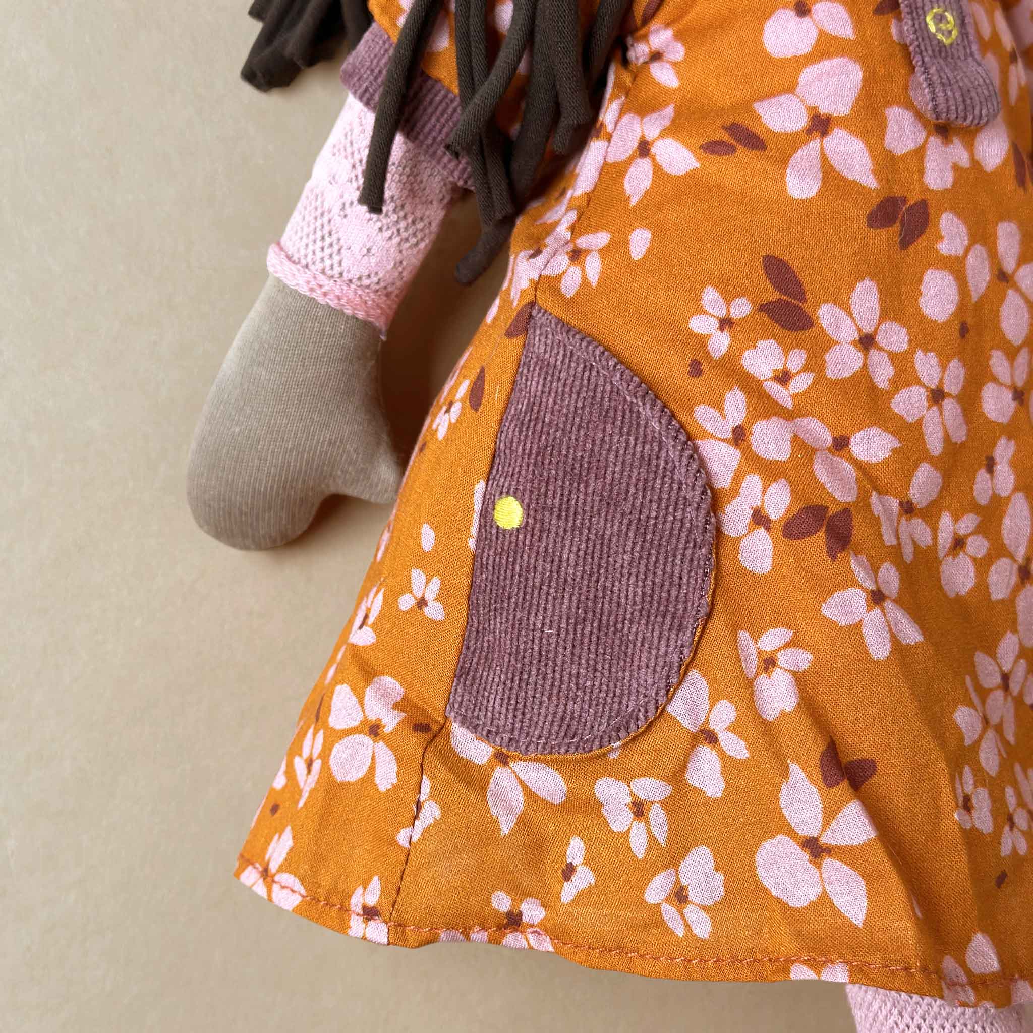 Les Rosalie Rag Doll | Camelia, detail of the velvet pocket