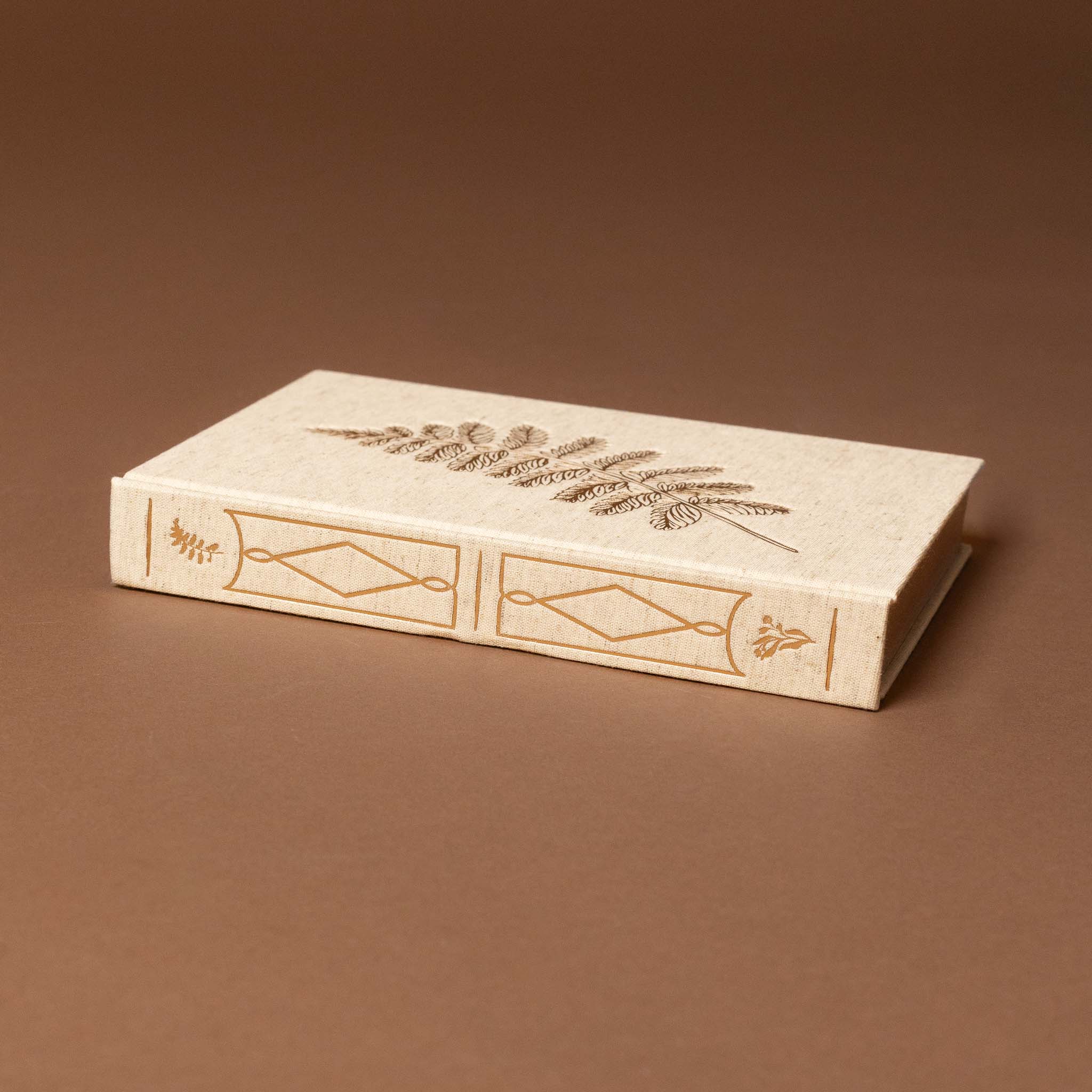 linen-embossed-lay-flat-sketchbook-gold-fern