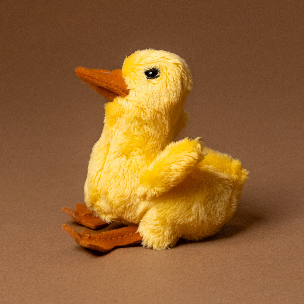 little-duck-chick-finger-puppet-side
