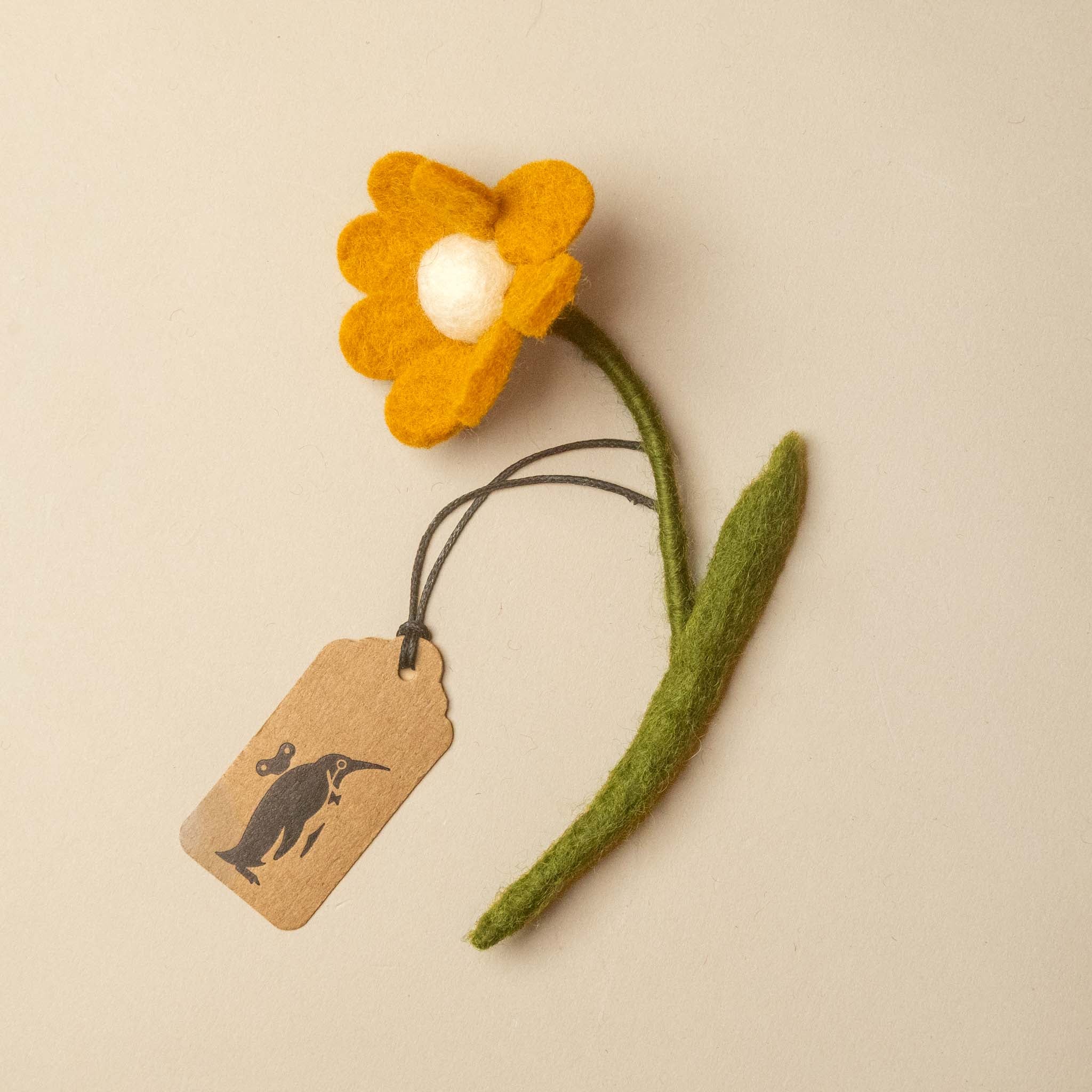 little-felt-anemone-with-leaf-ochre