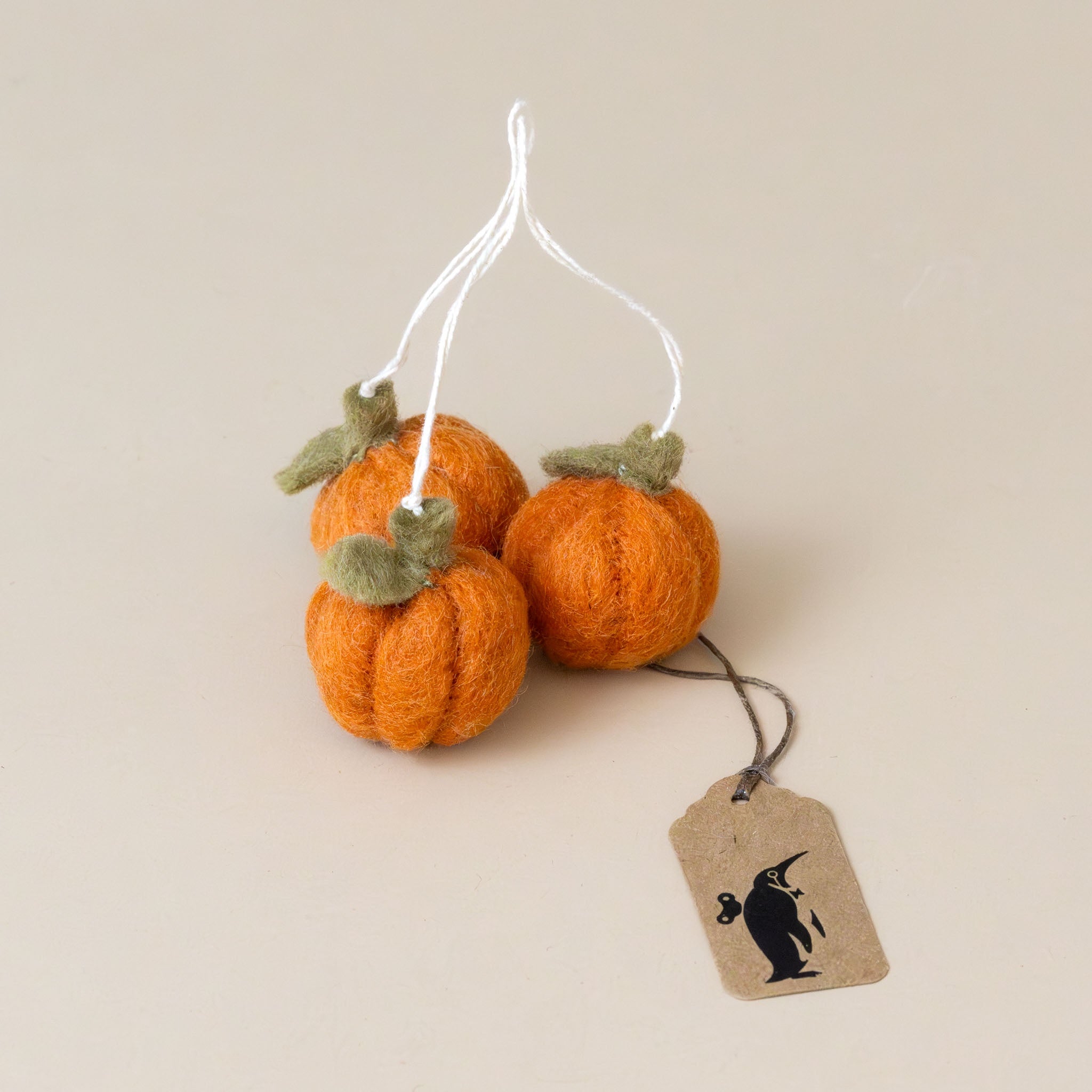 little-felt-pumpkin-ornament-trio