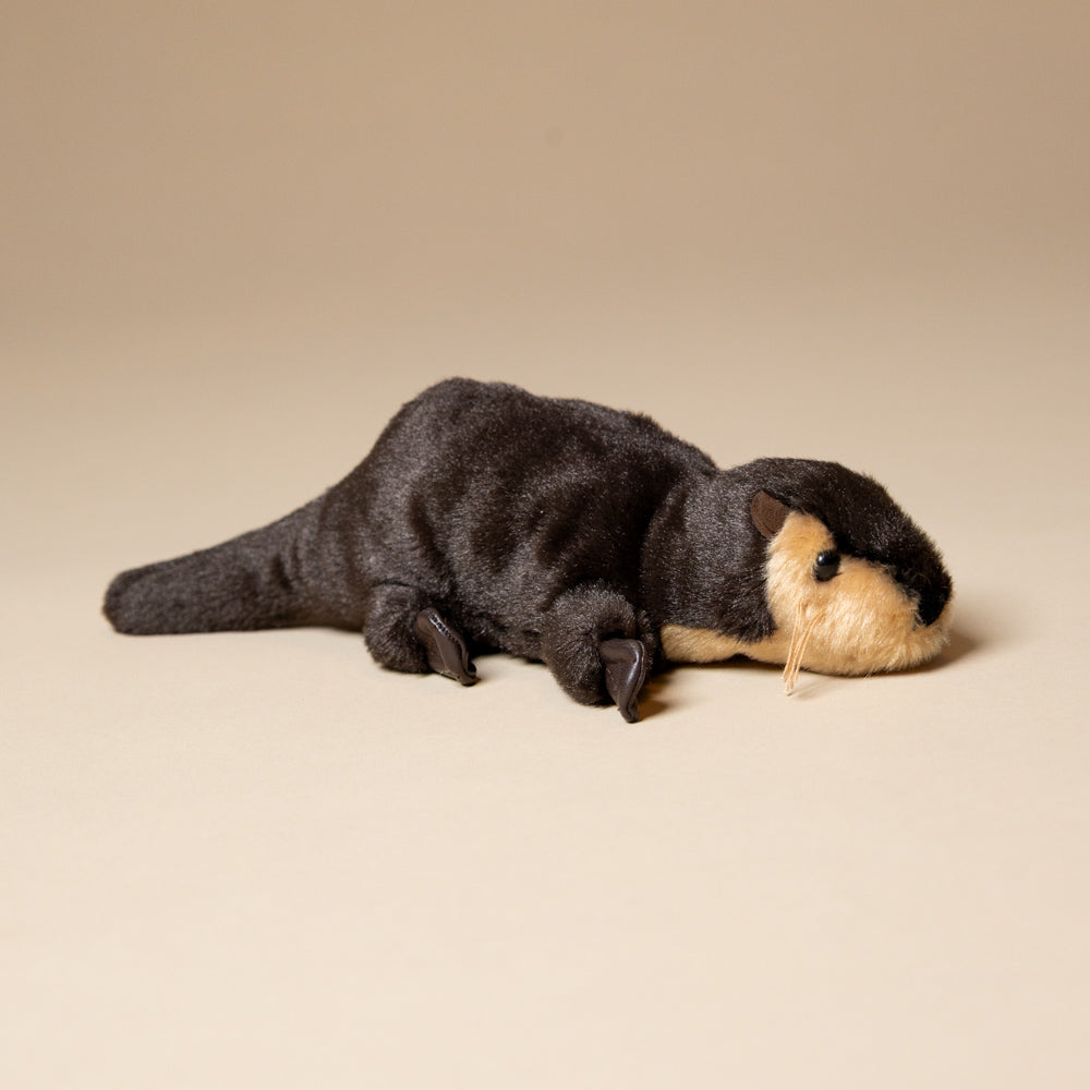 little-river-otter-finger-puppet-side