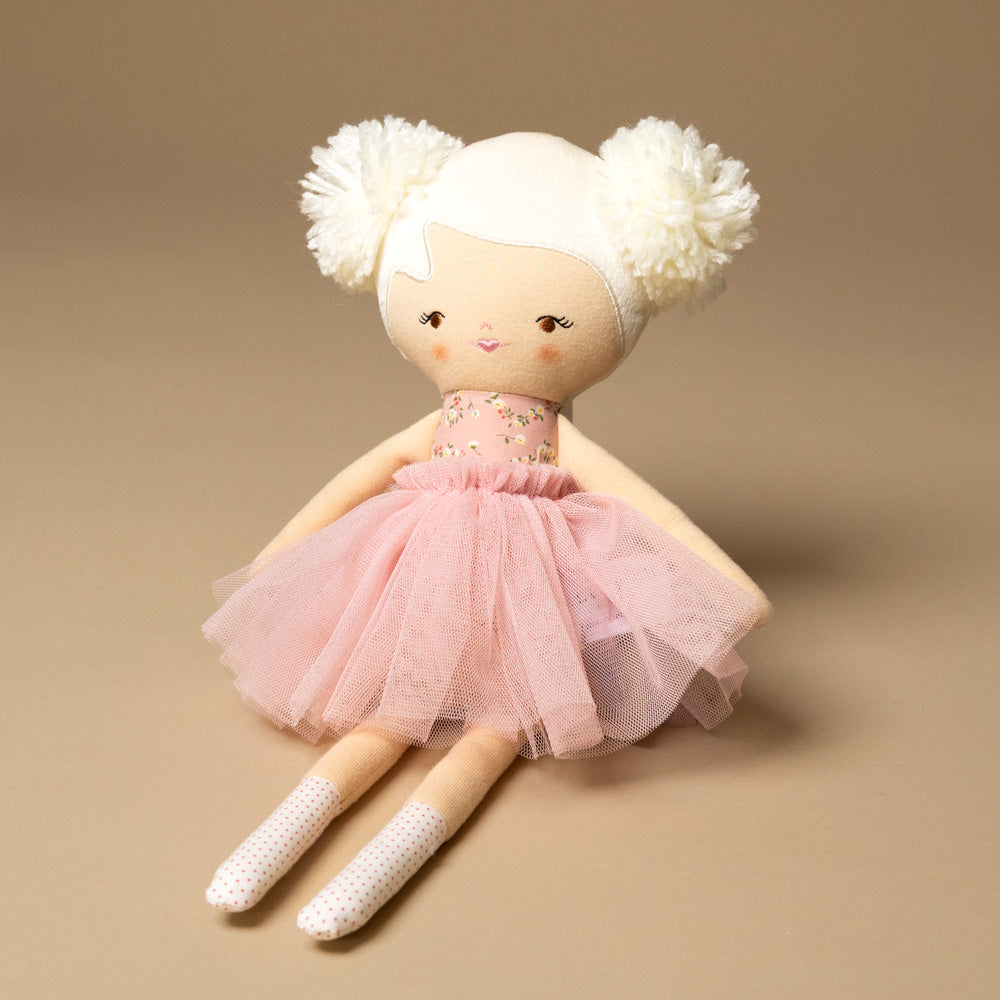 madison-ballet-doll-english-rose-sitting