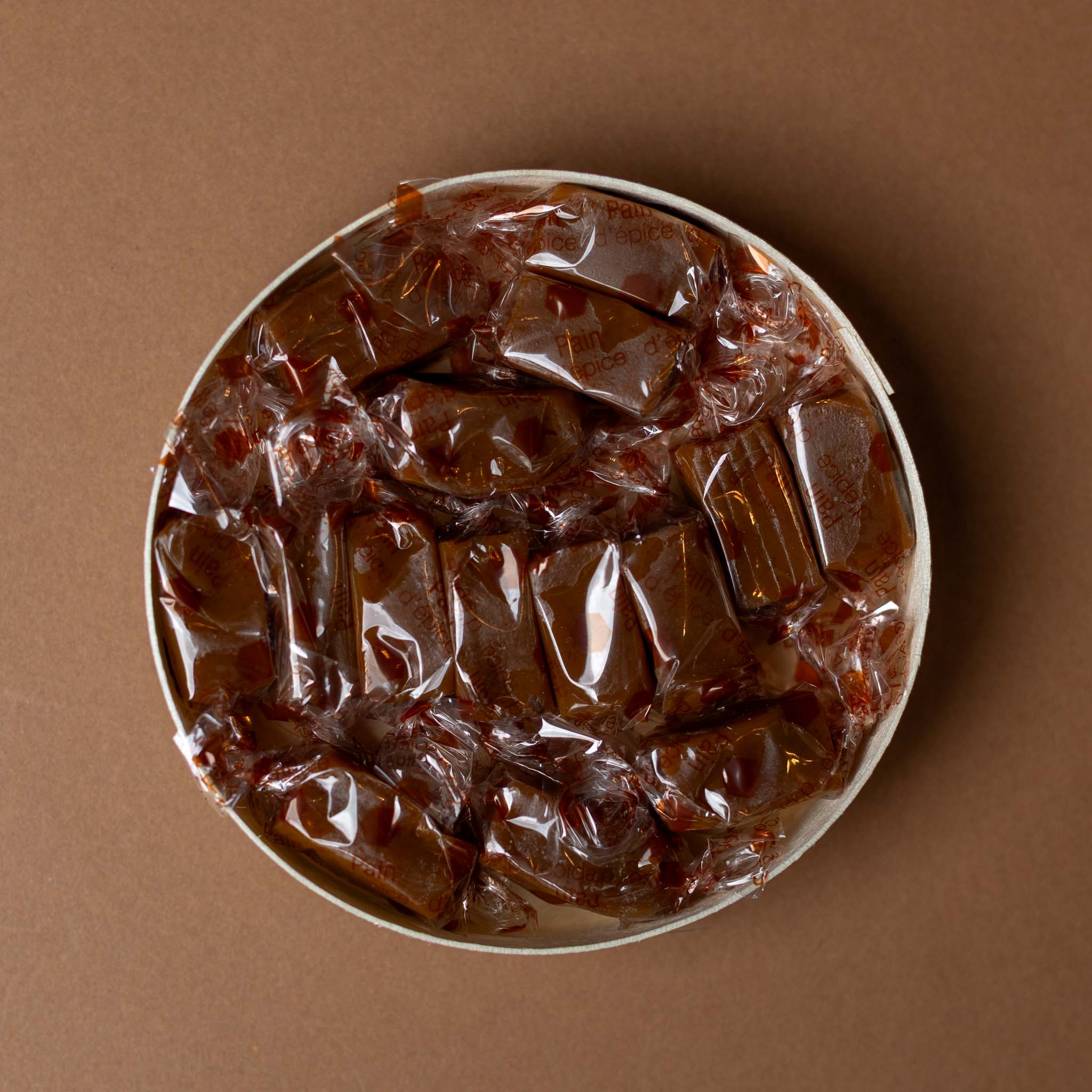 mon-pari-gourmand-caramels-gingerbread-with-chip-wood-box 