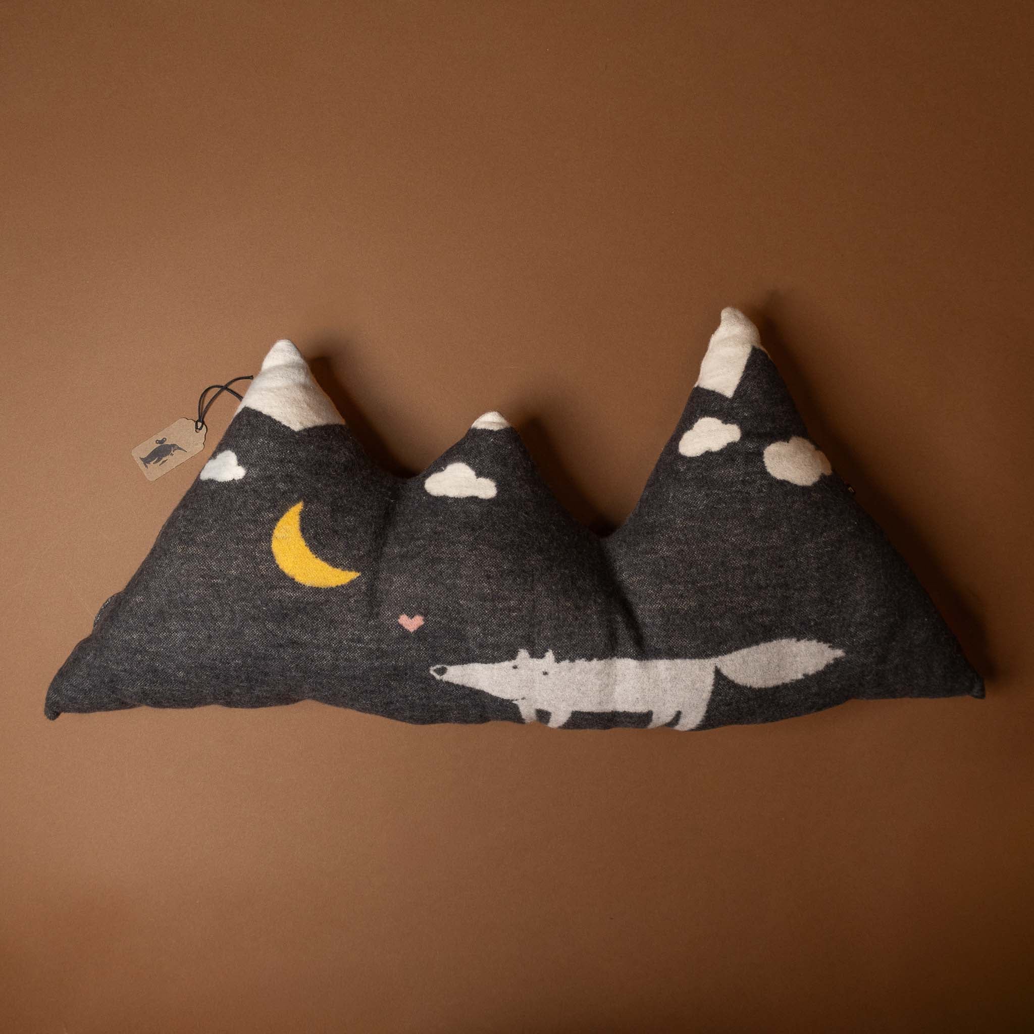 mountain-wolf-pillow