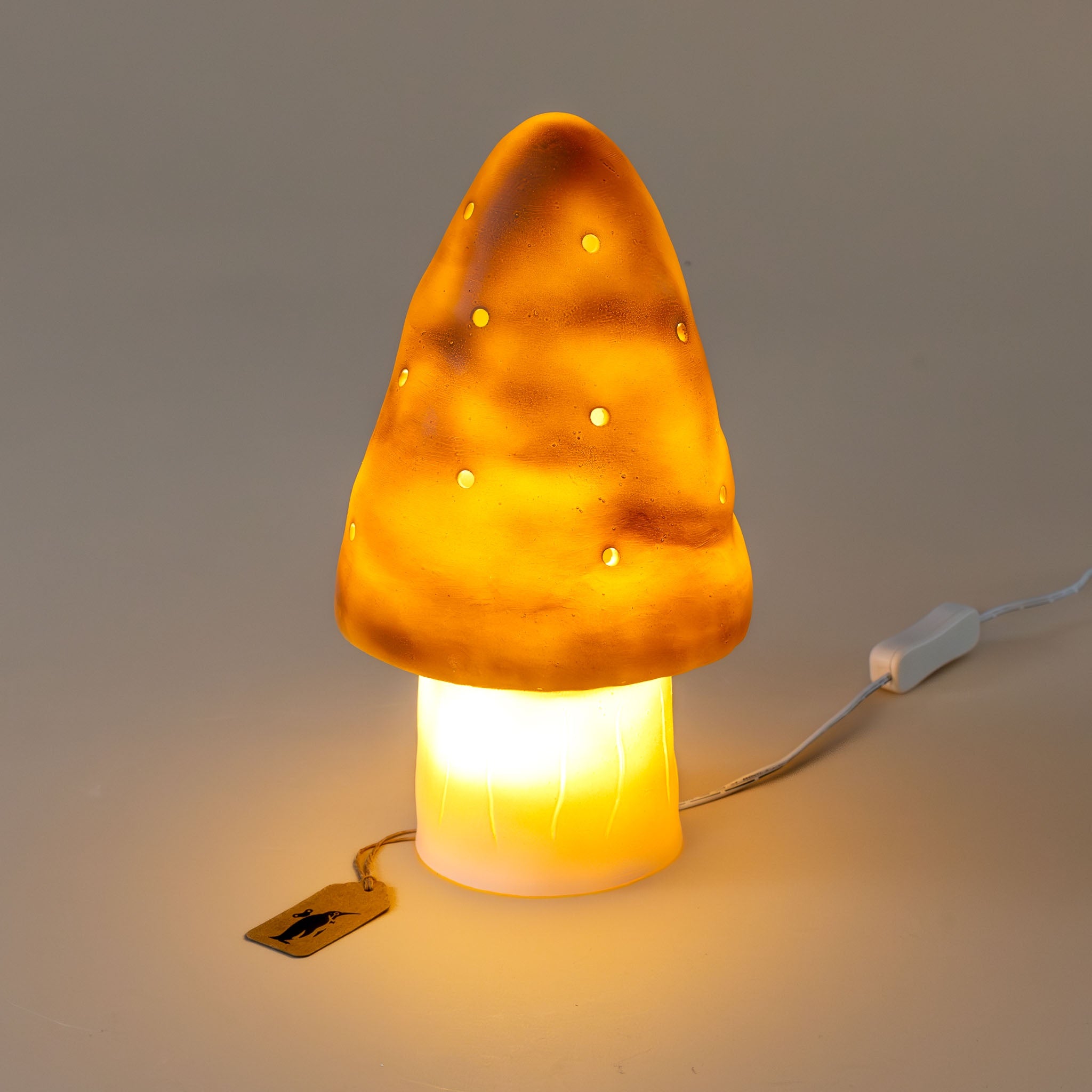 mushroom-lamp-chocolate-small-lit