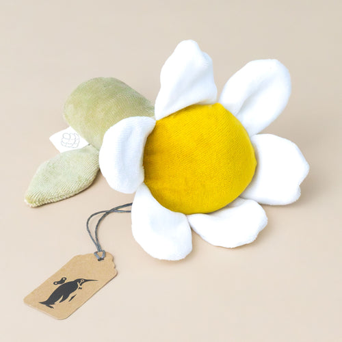 organic-cotton-daisy-rattle