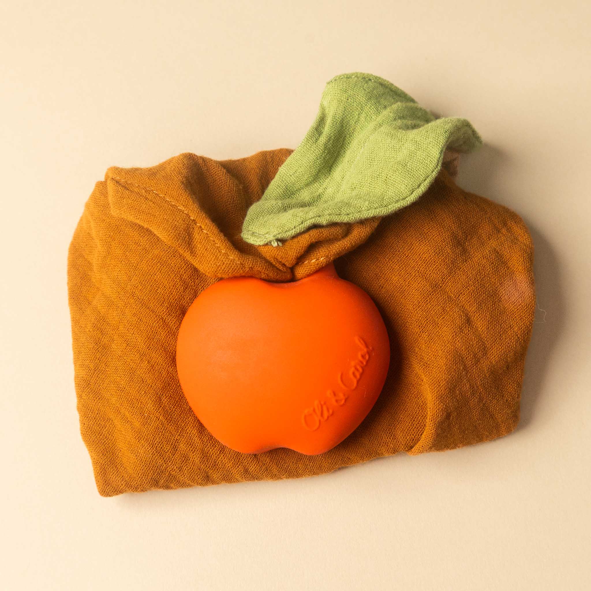 organic-cotton-doudou-apple