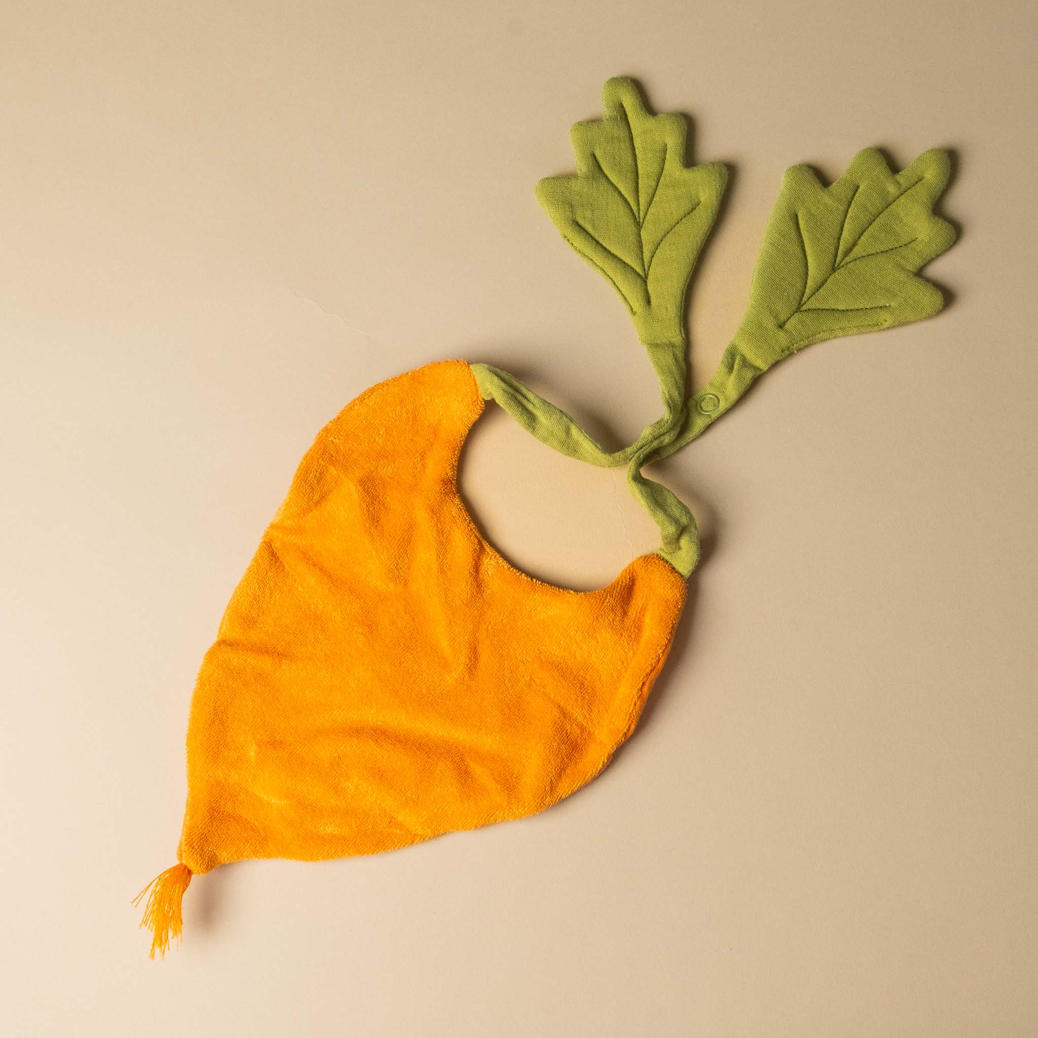 organic-cotton-muslin-bib-carrot