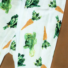 Load image into Gallery viewer, detail-showing-carrot-and-veggie-green-print
