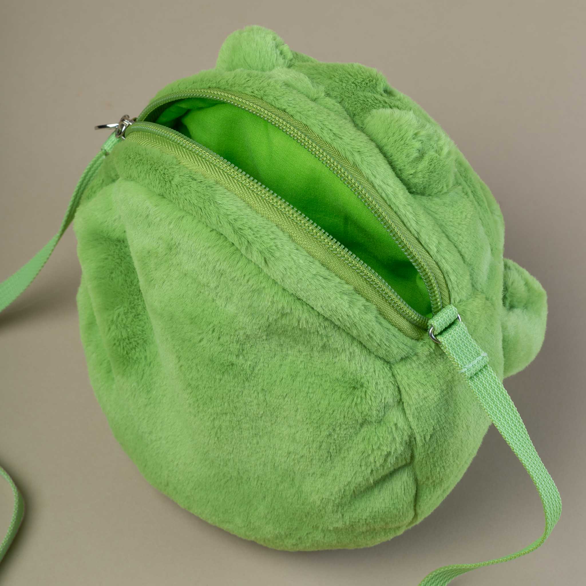 Ricky Rain Frog Bag