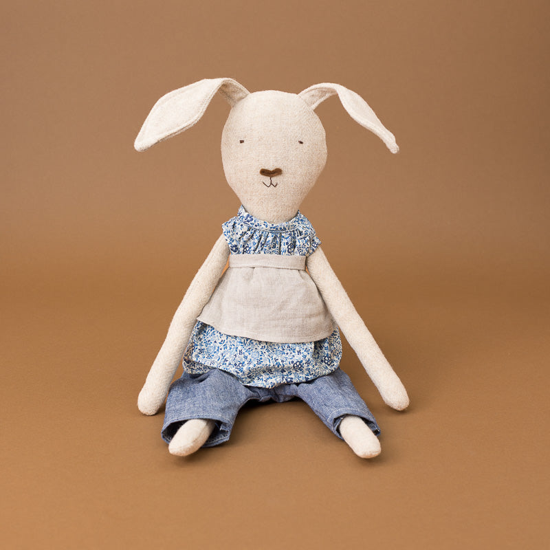 ruthie-the-rabbit-floral-blouse-with-apron-chambray-pants